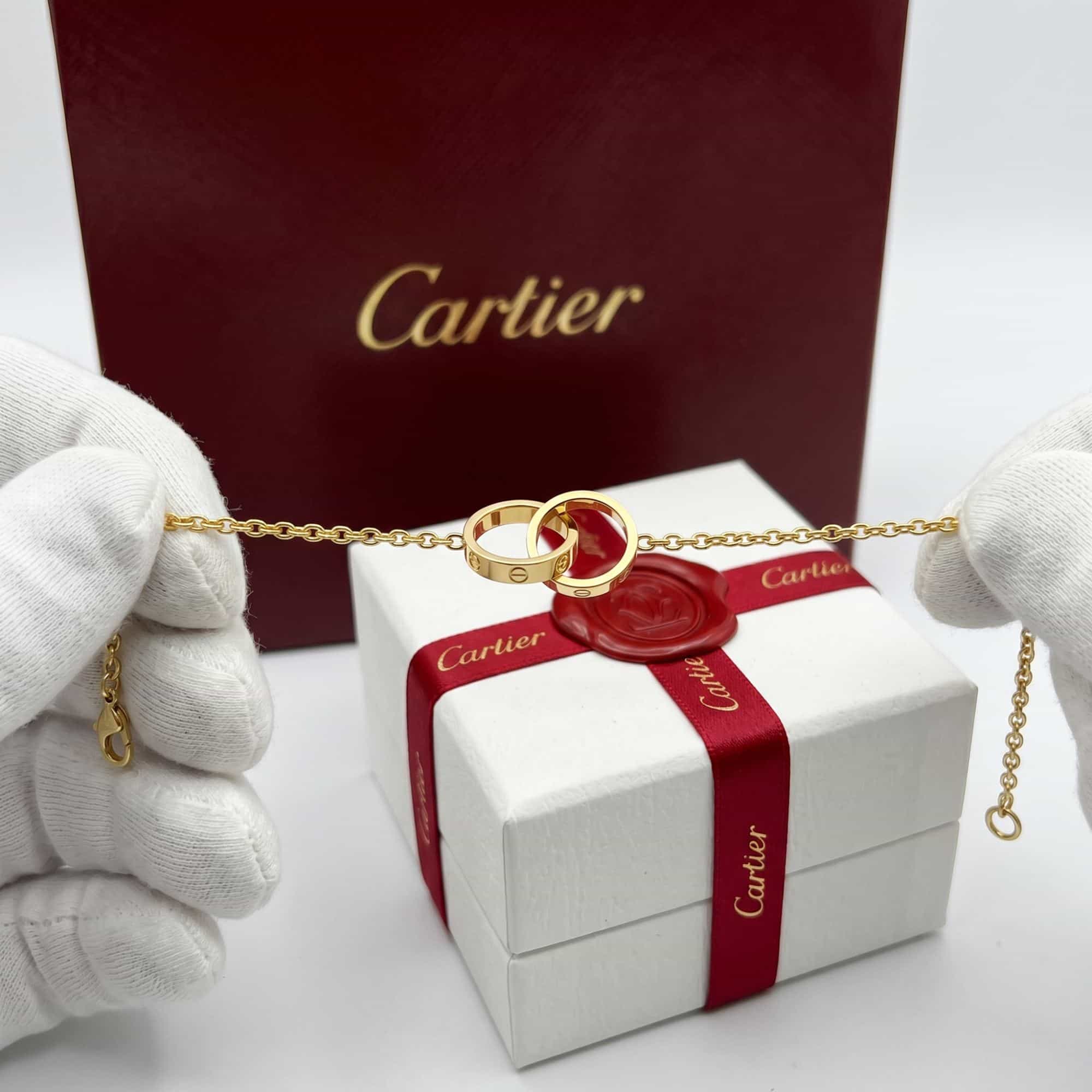 Золотой браслет Cartier Love, на цепочке