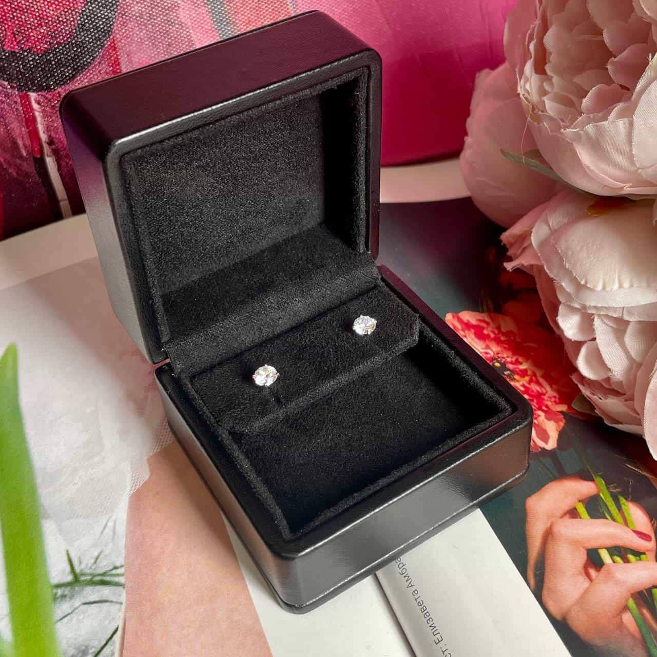 Серьги пусеты Martini 1,06ct