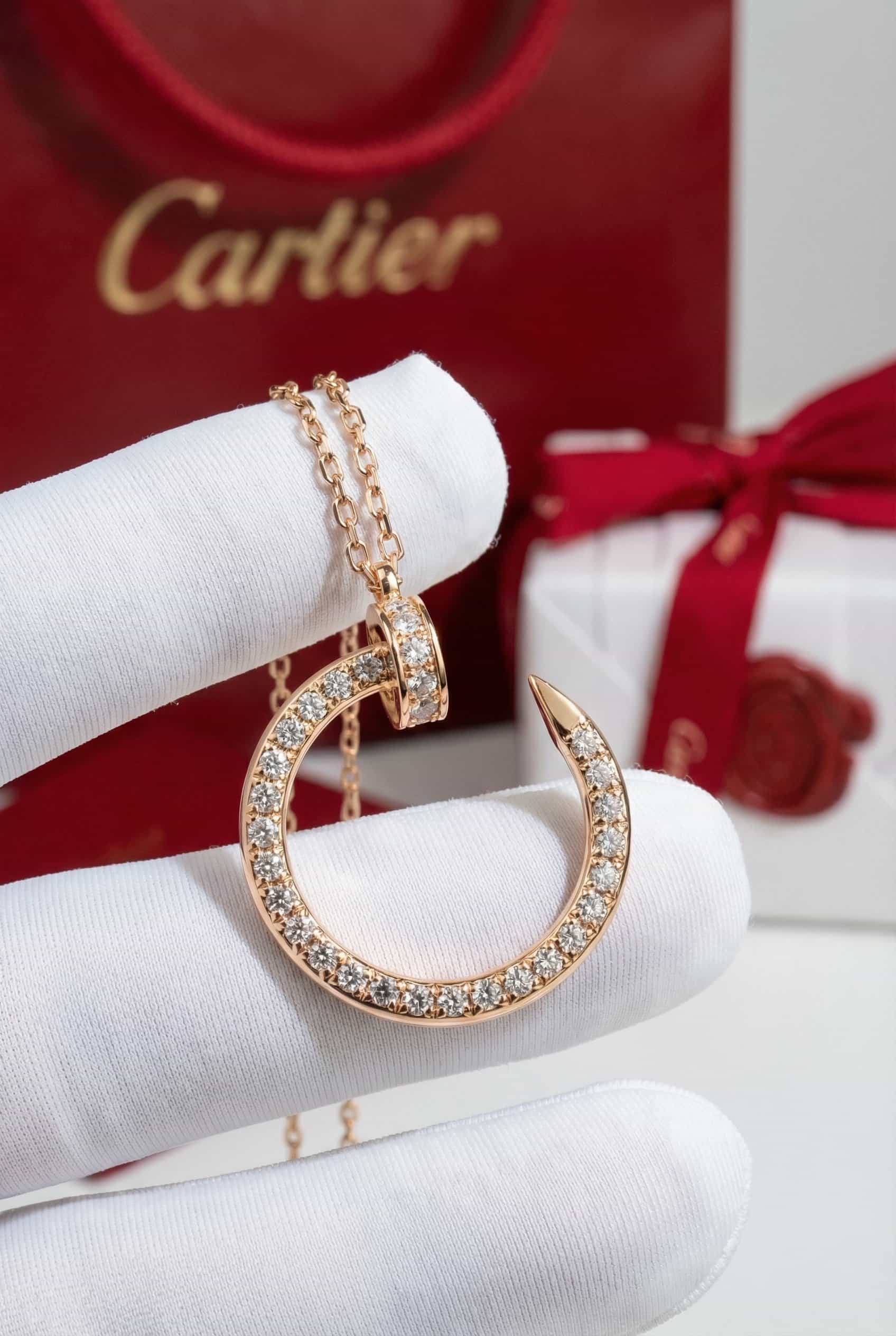Cartier Золотая подвеска Cartier Juste un Clou с бриллиантами