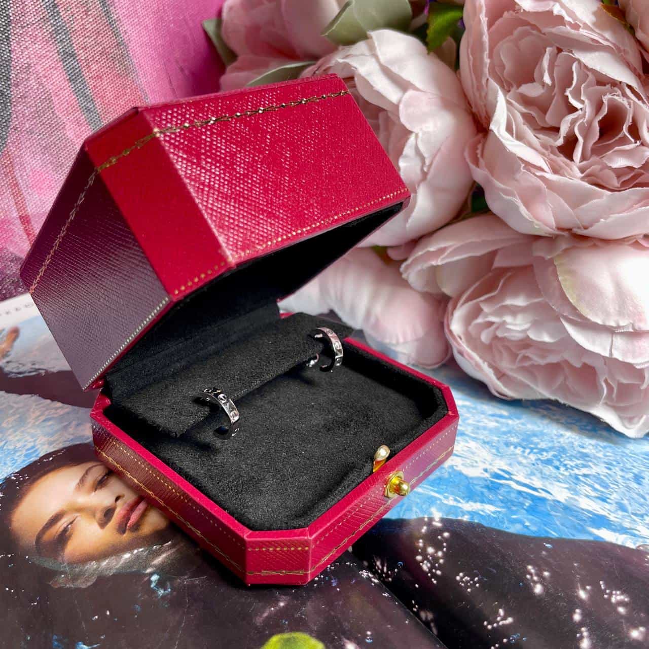 Cartier Серьги Cartier Love маленькая модель