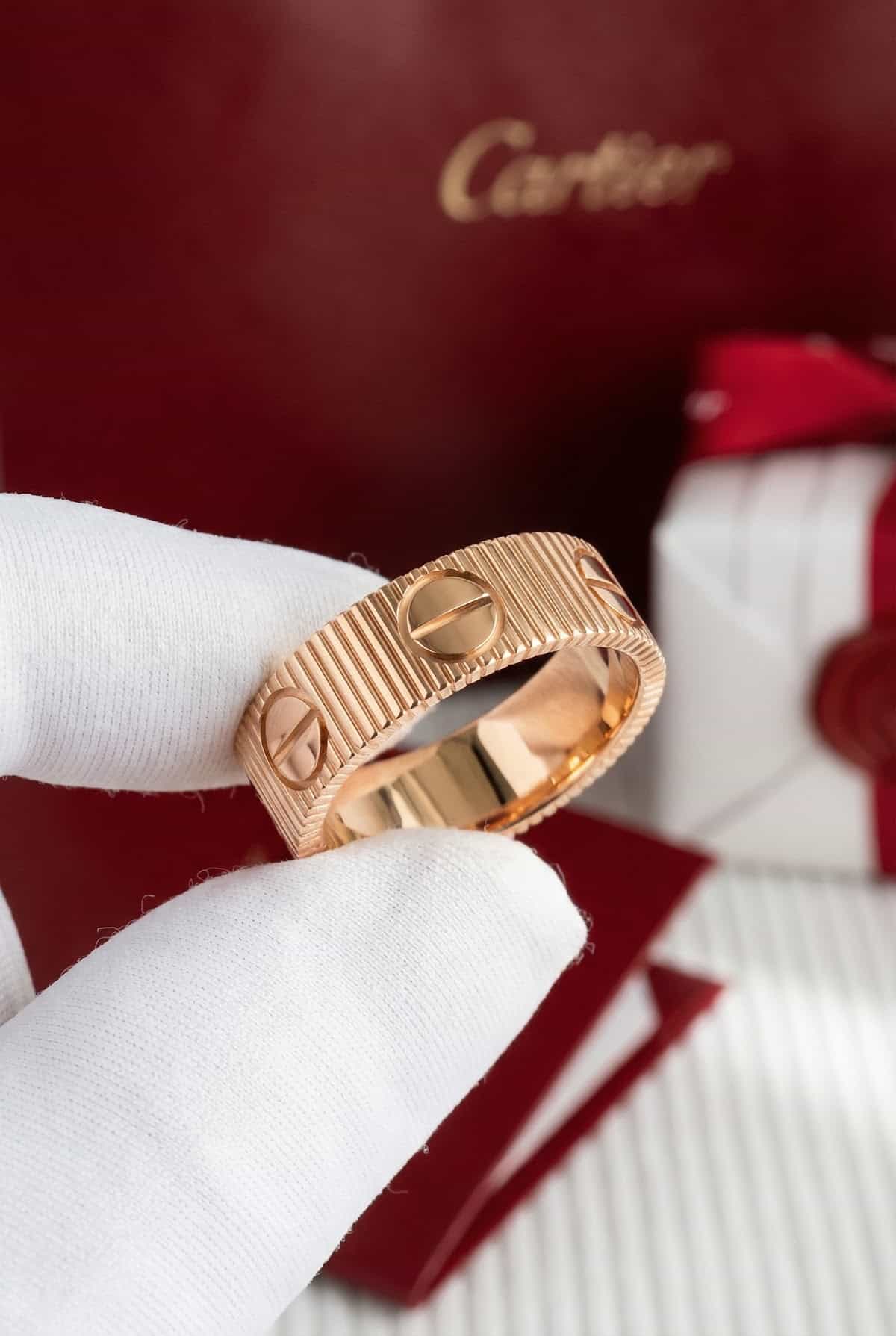 Cartier Золотое кольцо Cartier Love Unlimited