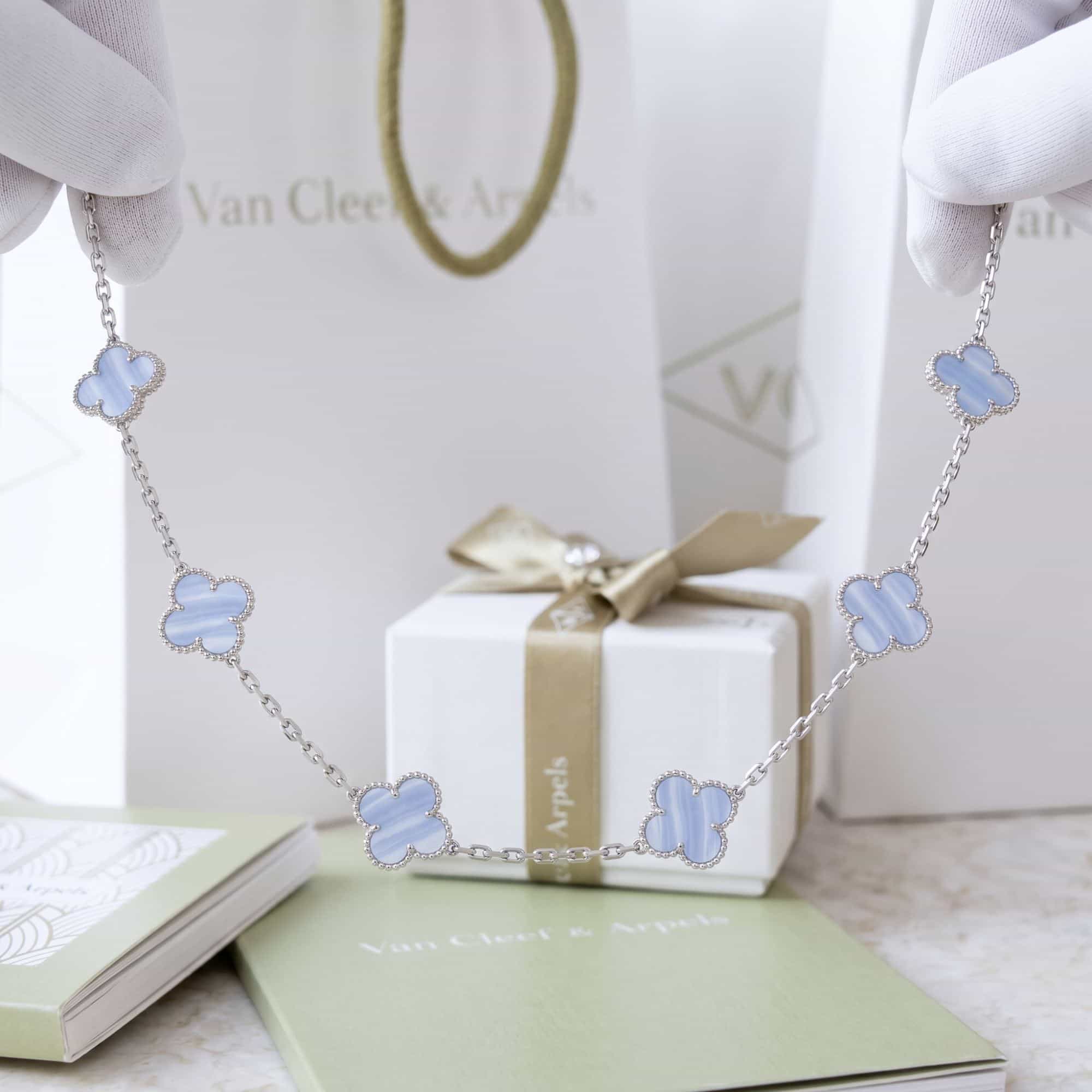 Van Cleef & Arpels Колье Van Cleef & Arpels Vintage Alhambra, 10 мотивов