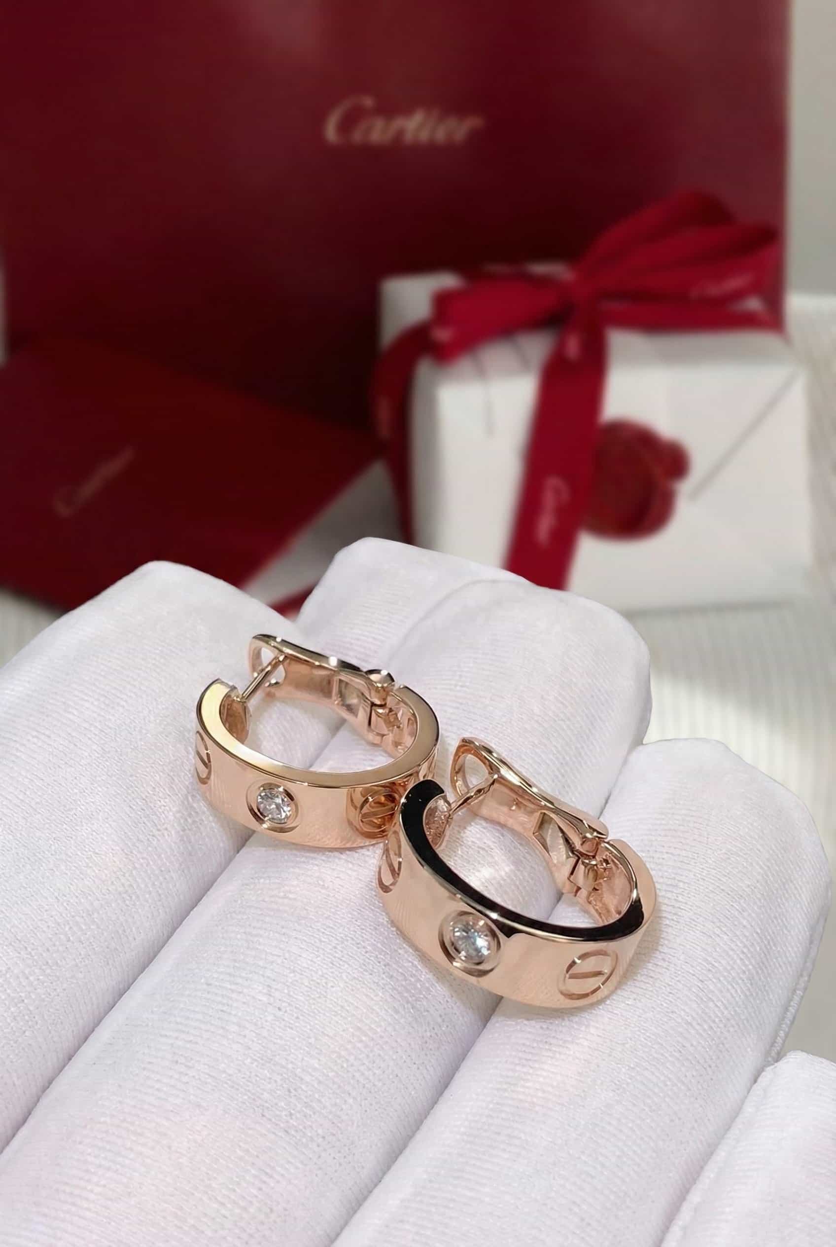 Золотые серьги Cartier Love с бриллиантами