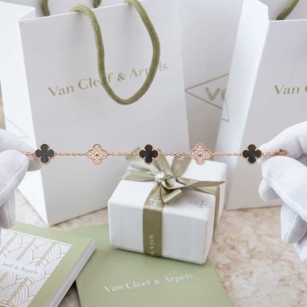 Van Cleef & Arpels Браслет Van Cleef & Arpels Vintage Alhambra, 5 мотивов