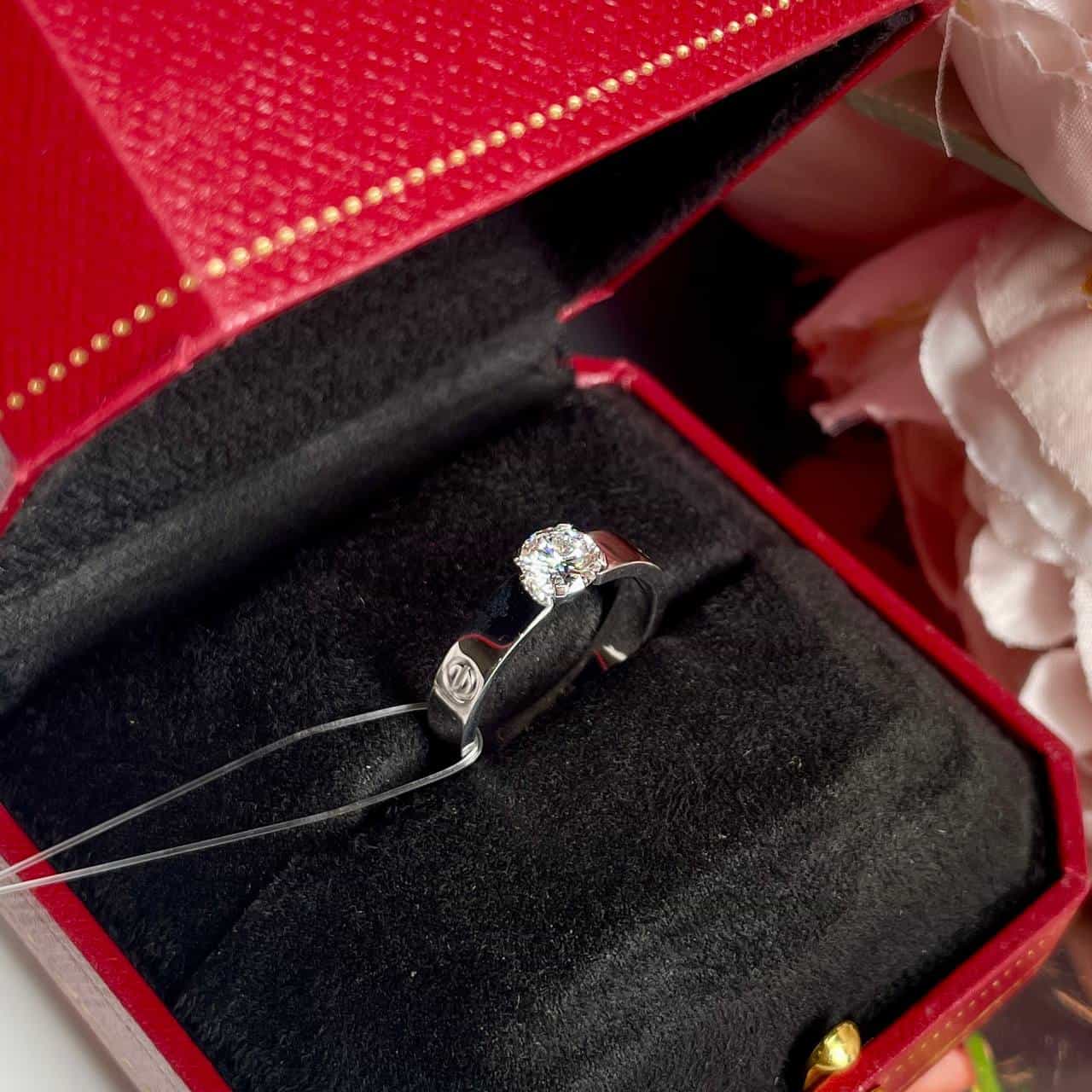 Cartier Кольцо Cartier Love с 1 бриллиантом 0,65ct