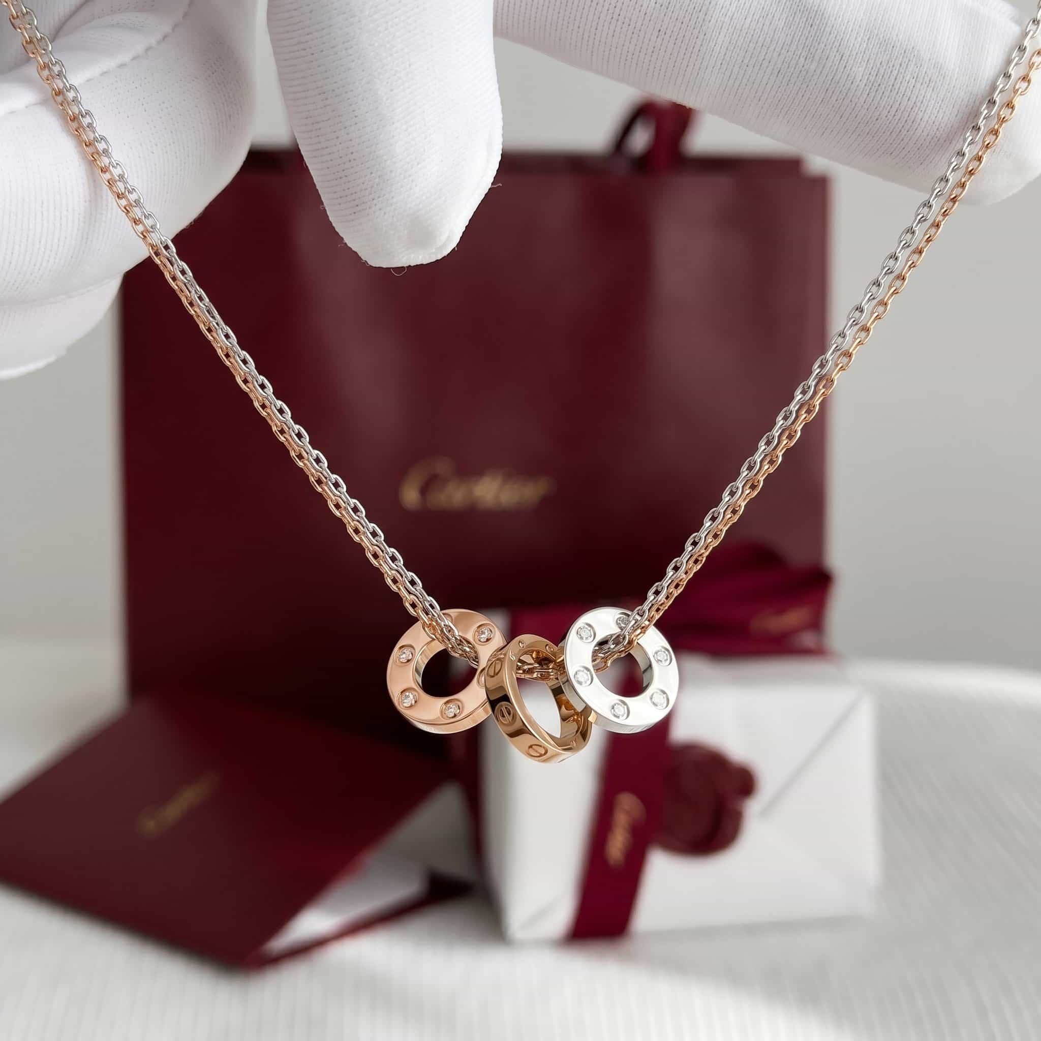 Cartier Золотая подвеска Cartier Love с бриллиантами, 6 бриллиантов