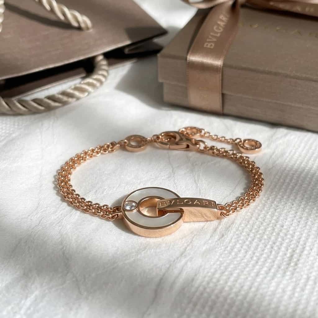 Браслет BVLGARI BVLGARI из розового золота с бриллиантом и перламутром