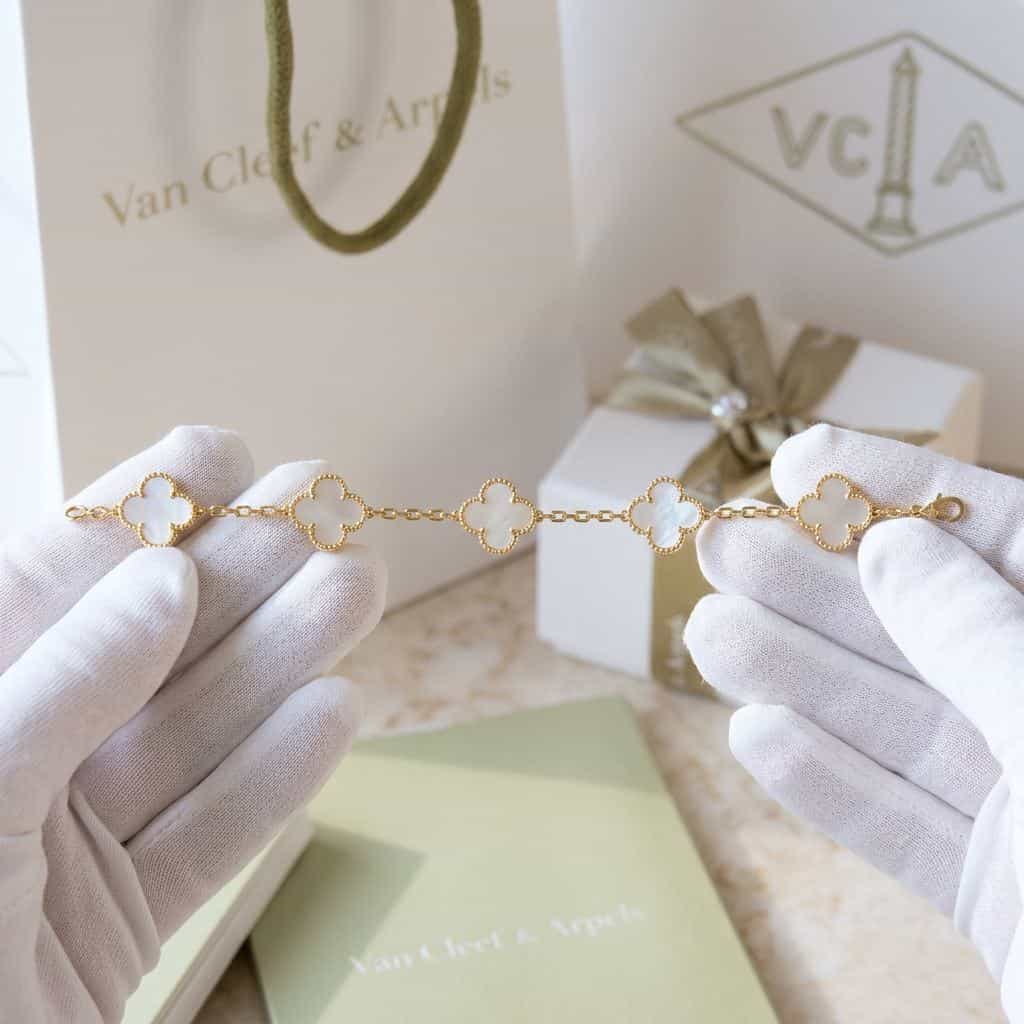 Van Cleef & Arpels Браслет Van Cleef & Arpels Vintage Alhambra, 5 мотивов