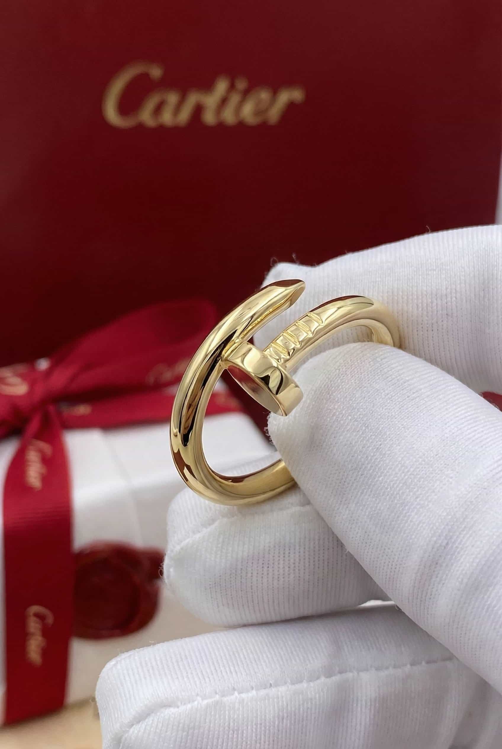 Cartier Золотое кольцо Cartier Juste un Clou с бриллиантами