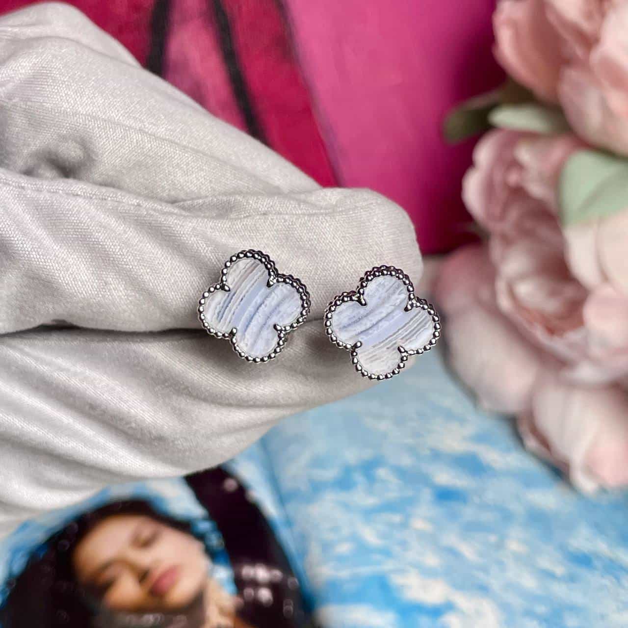 Van Cleef & Arpels Серьги Van Cleef с халцедоном