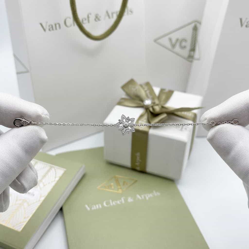 Браслет Van Cleef & Arpels Flora Lotus openwork mini