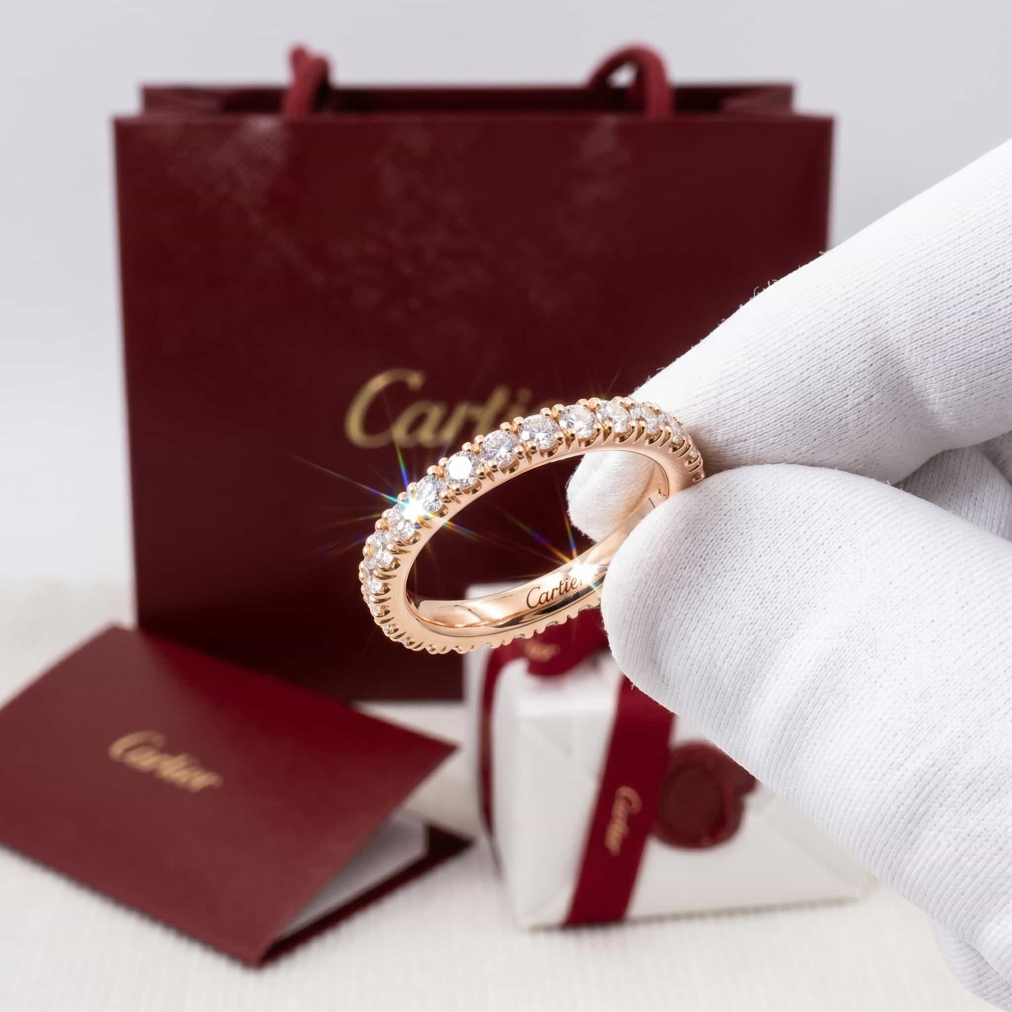 Cartier Золотое обручальное кольцо Cartier Étincelle с бриллиантами, ширина 2,6 мм, паве