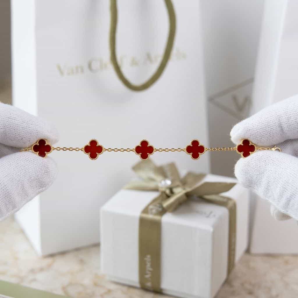 Van Cleef & Arpels Браслет Van Cleef & Arpels Vintage Alhambra, 5 мотивов
