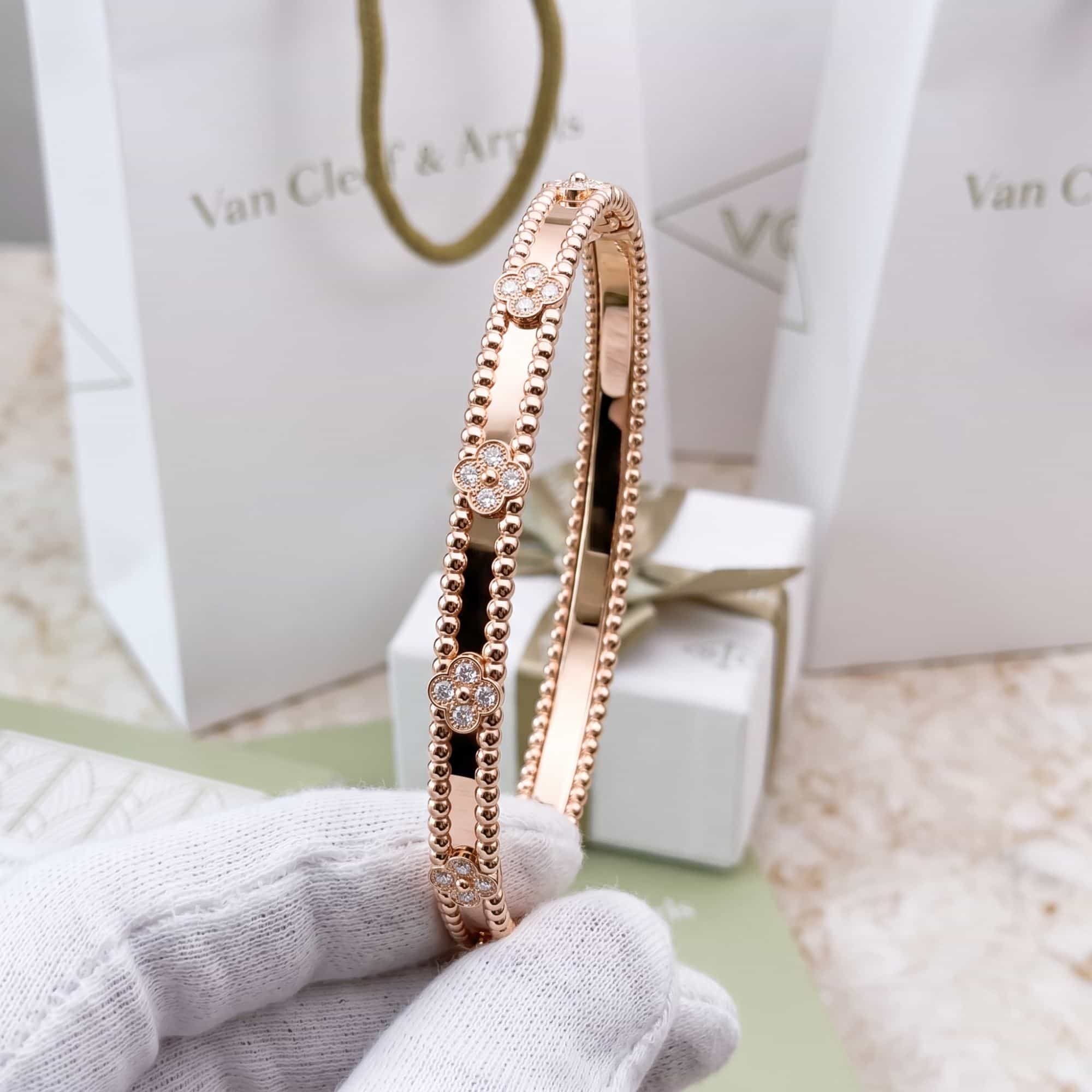 Van Cleef & Arpels Браслет Van Cleef & Arpels Perlée sweet clovers, средняя модель