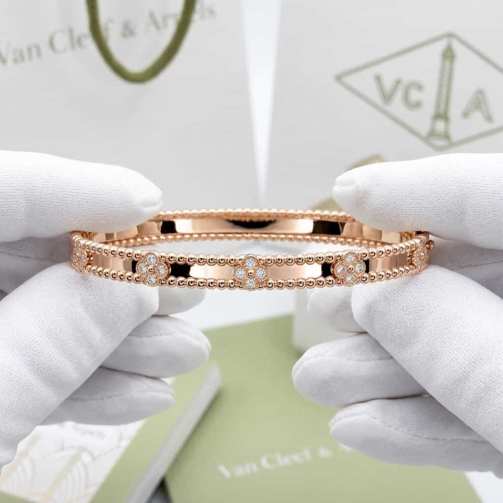Van Cleef & Arpels Браслет Van Cleef & Arpels Perlée sweet clovers, extra small model