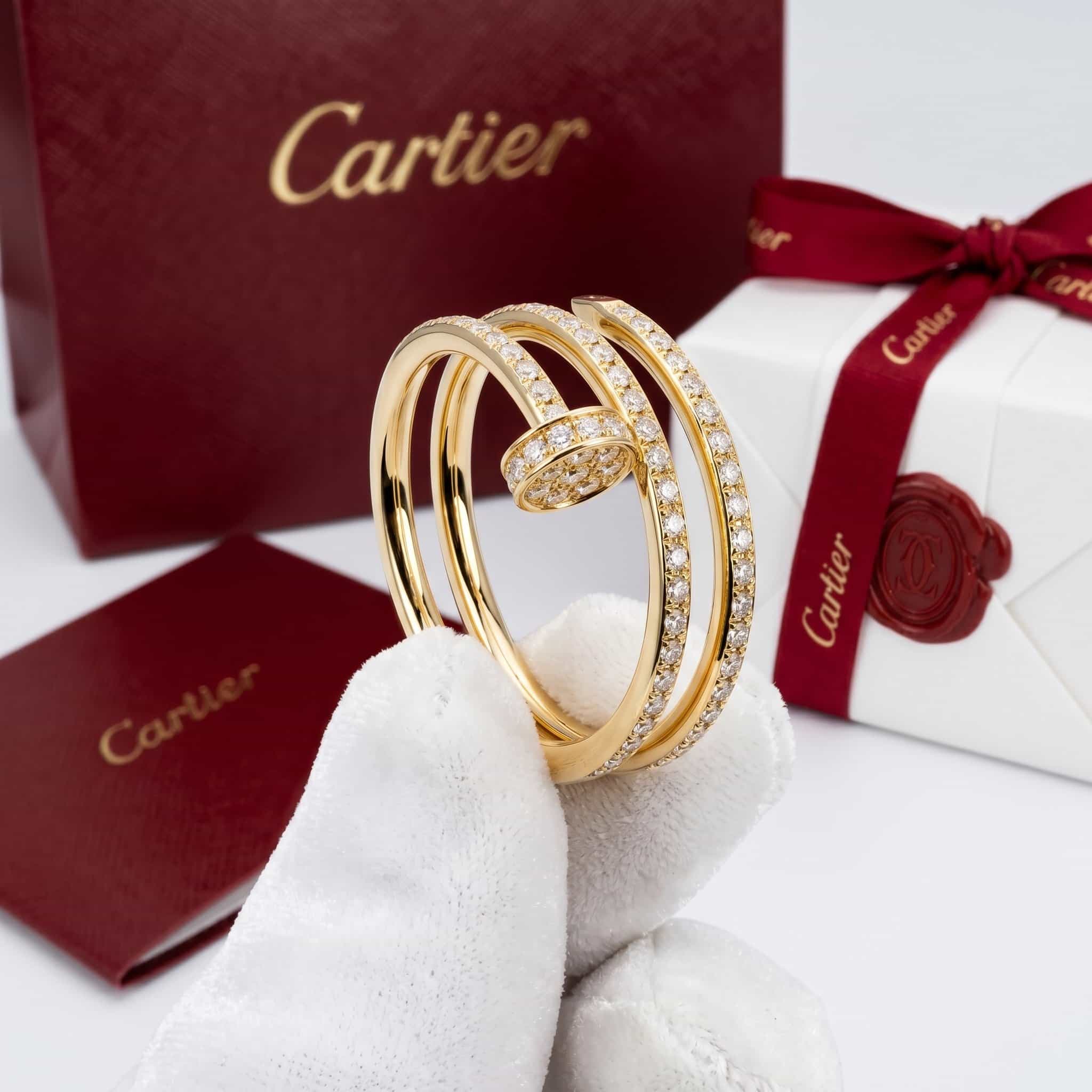 Cartier Золотое кольцо Cartier Juste un Clou (гвоздь) с бриллиантами, двойная модель, частичное паве