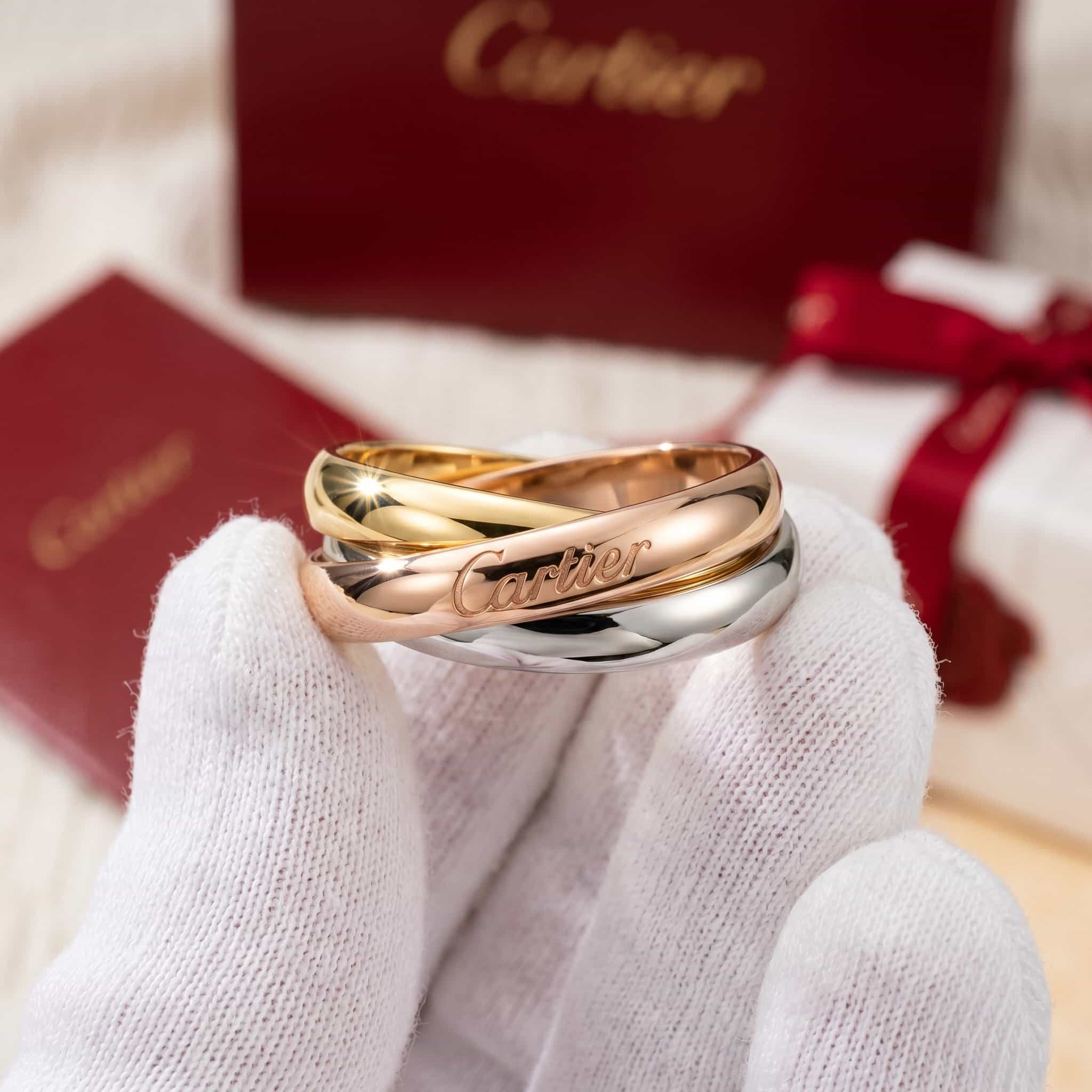 Золотое кольцо Cartier Trinity, классическая модель