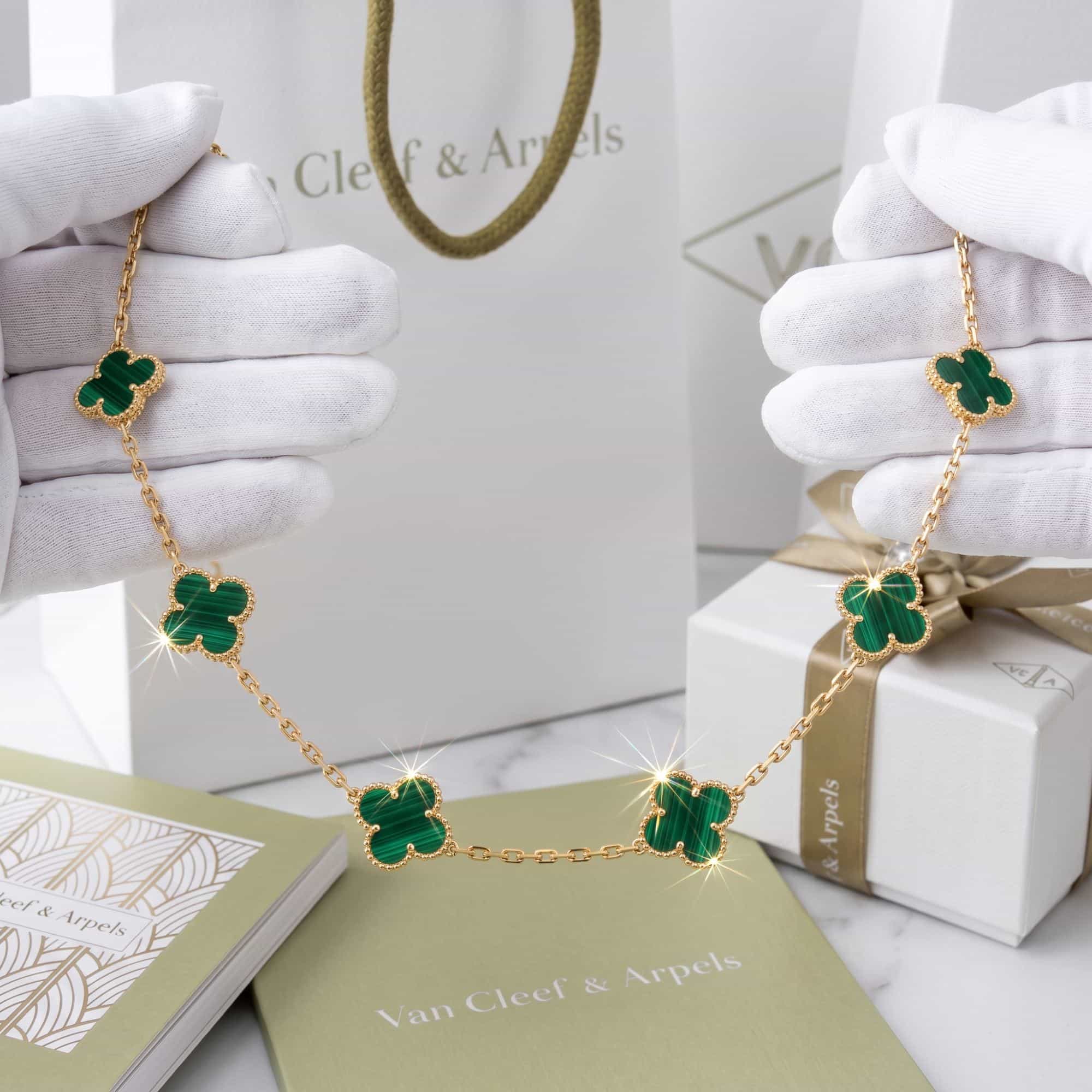 Van Cleef & Arpels Колье Van Cleef & Arpels Vintage Alhambra, 10 мотивов