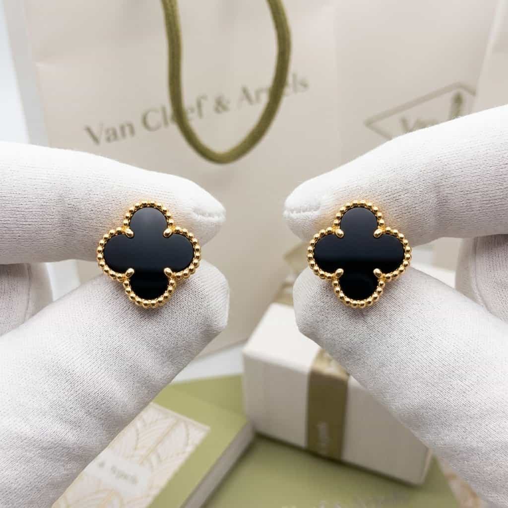 Van Cleef & Arpels Серьги Van Cleef & Arpels Vintage Alhambra, желтое золото, оникс