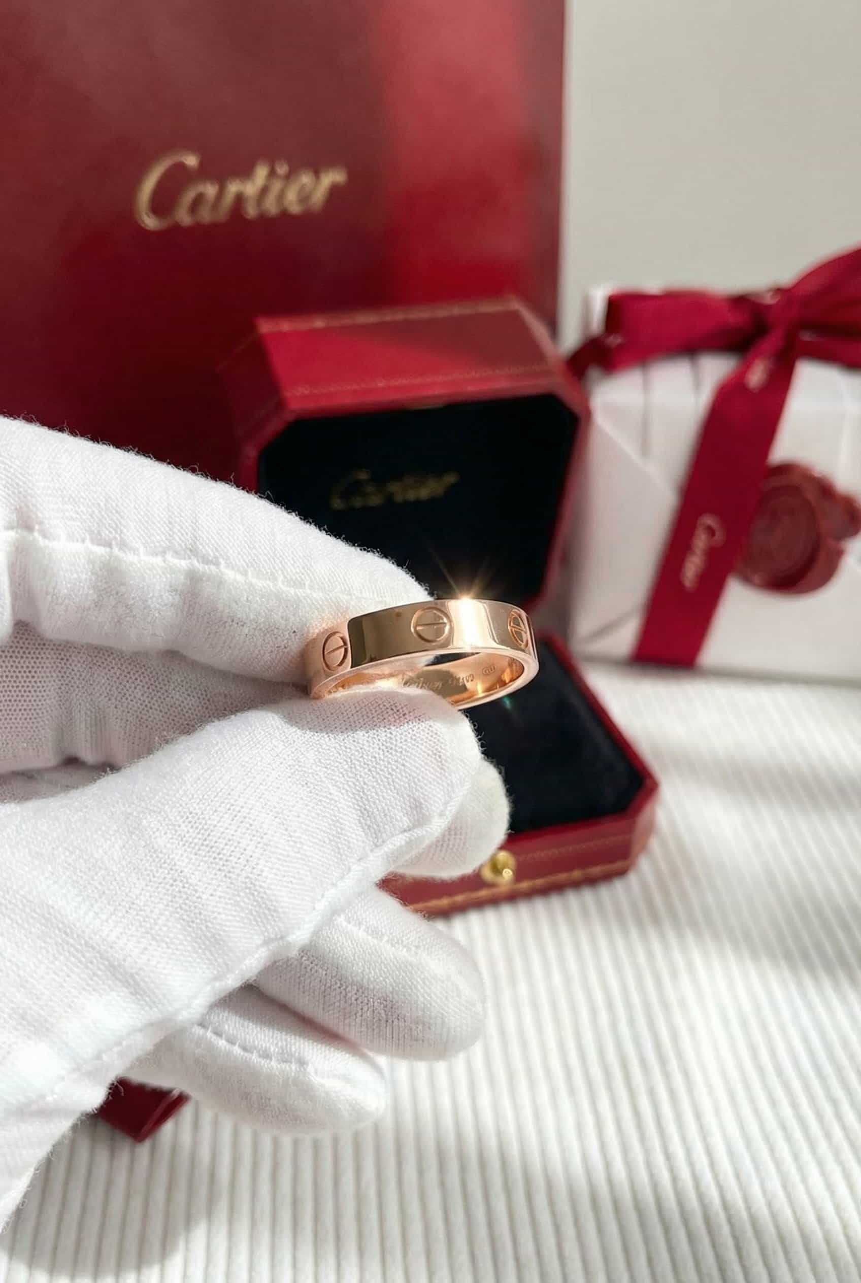 Золотое кольцо Cartier Love