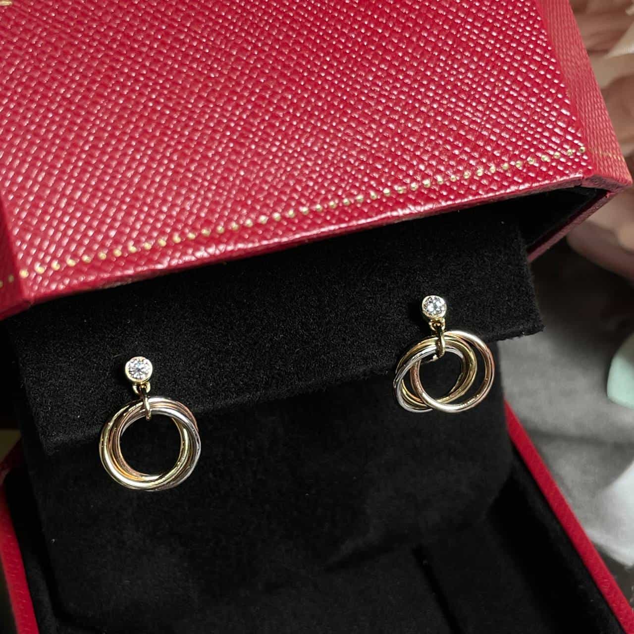 Cartier Серьги Cartier Trinity с бриллиантами 0,11 ct