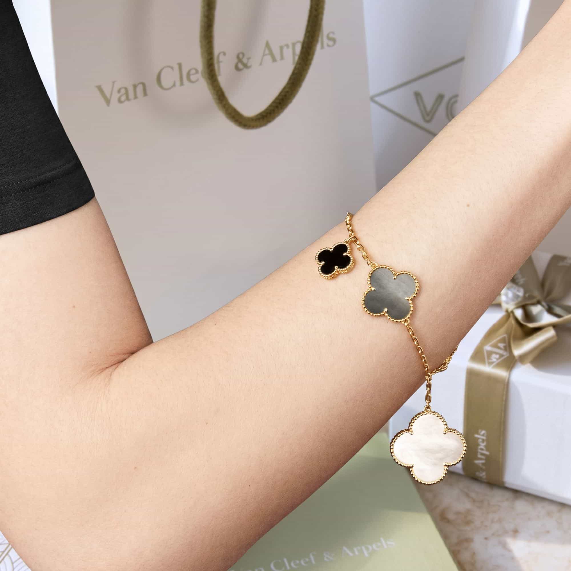Van Cleef & Arpels Браслет Van Cleef & Arpels Magic Alhambra, 5 мотивов