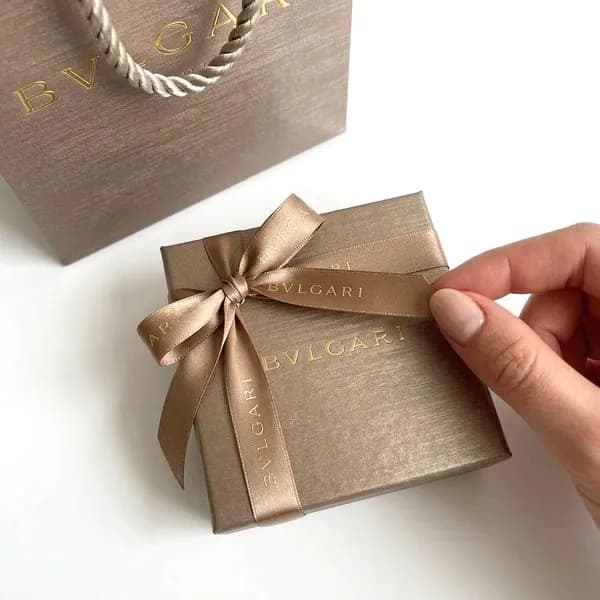 Фирменная упаковка Bulgari