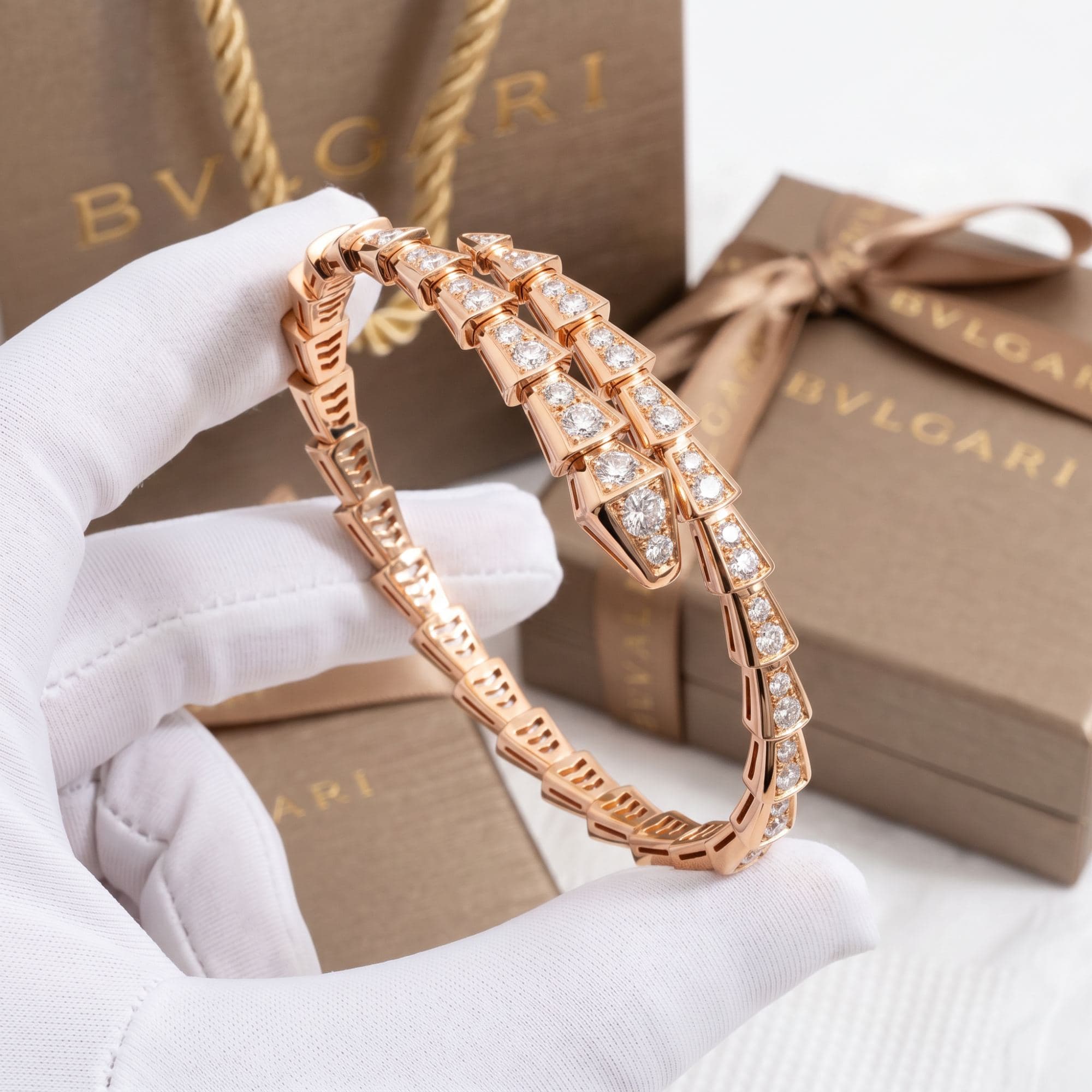 Bvlgari Serpenti Viper браслет с бриллиантами, Розовое золото