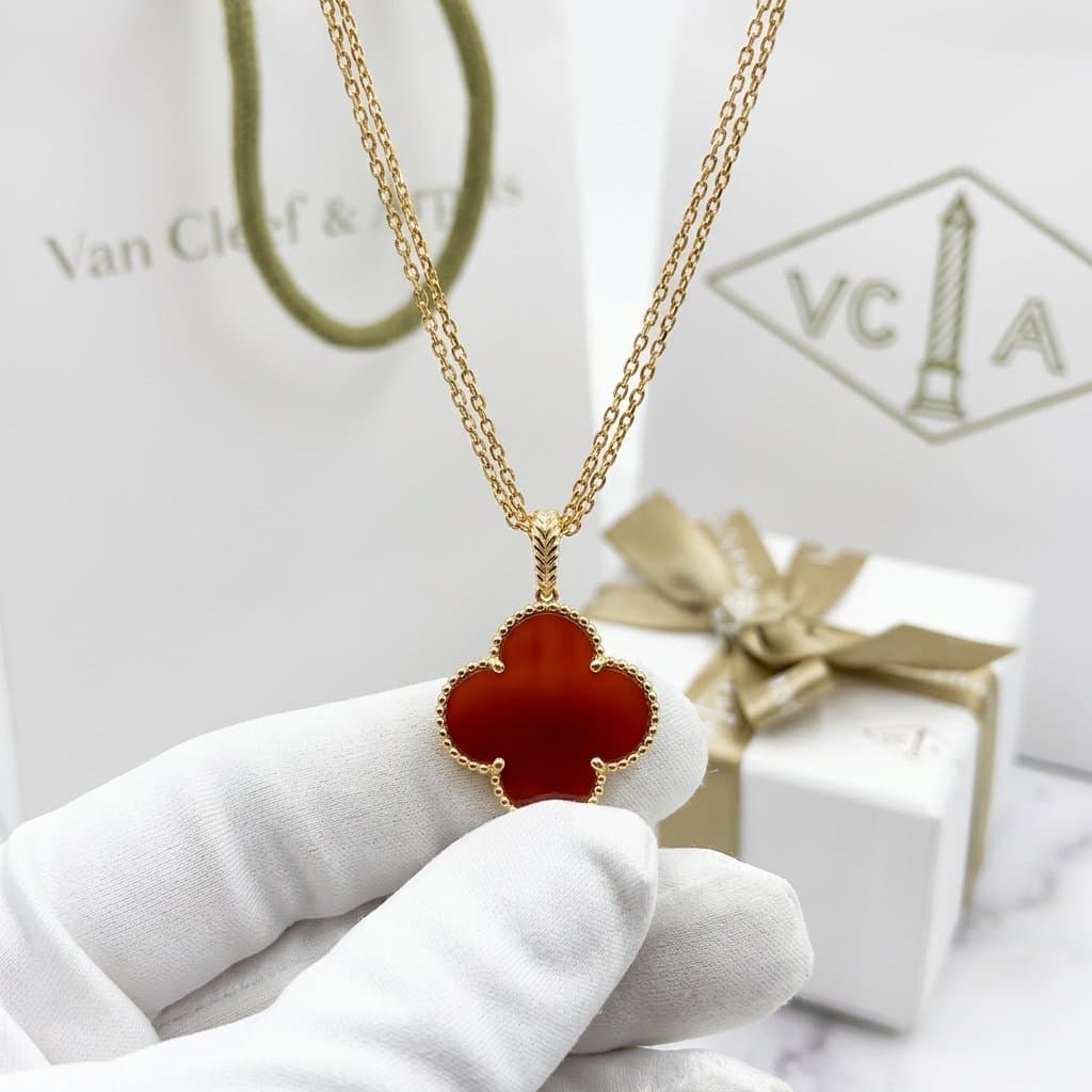Колье Van Cleef & Arpels Magic Alhambra, 1 мотив, Жёлтое золото