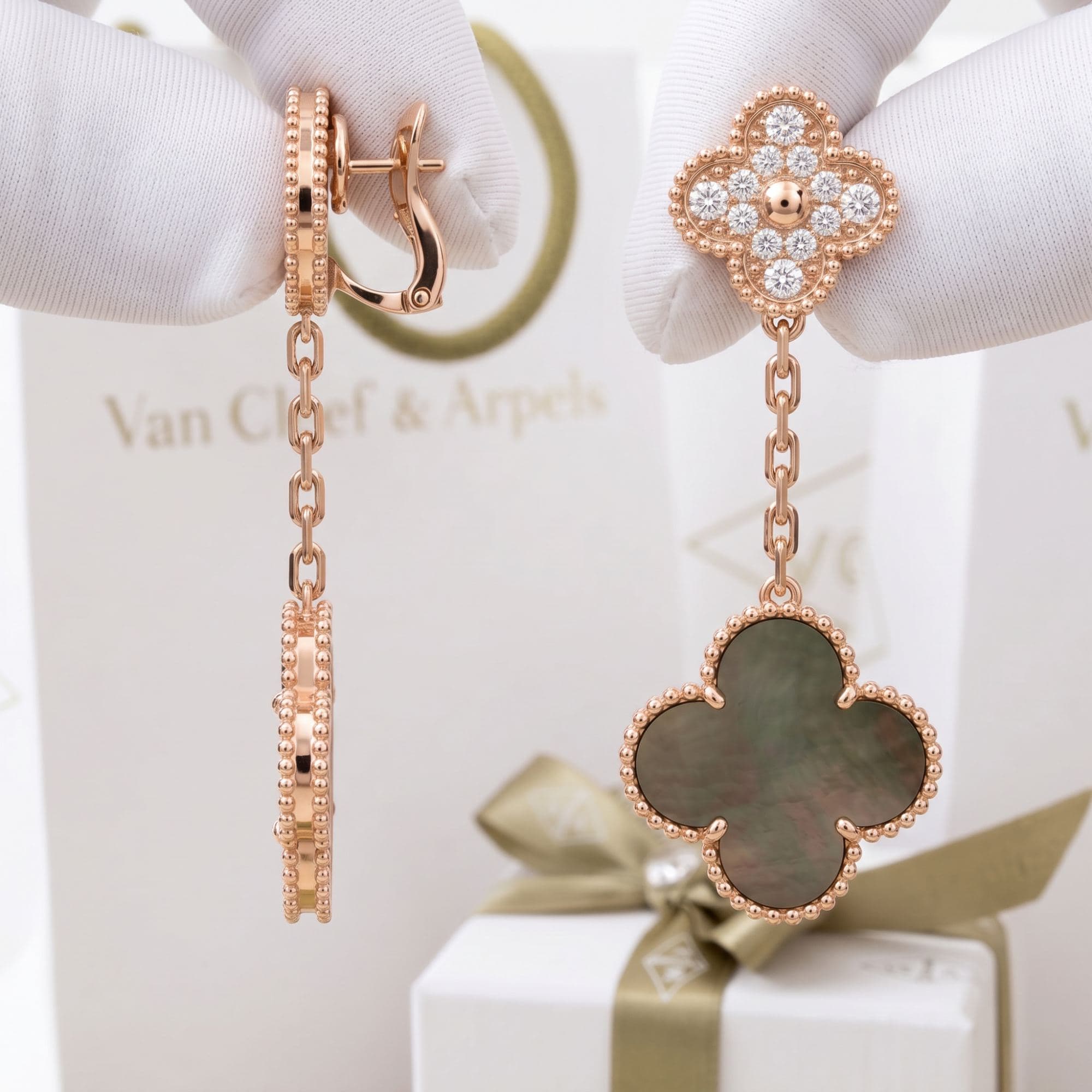 Серьги Van Cleef & Arpels Magic Alhambra, 2 мотива — фото 2