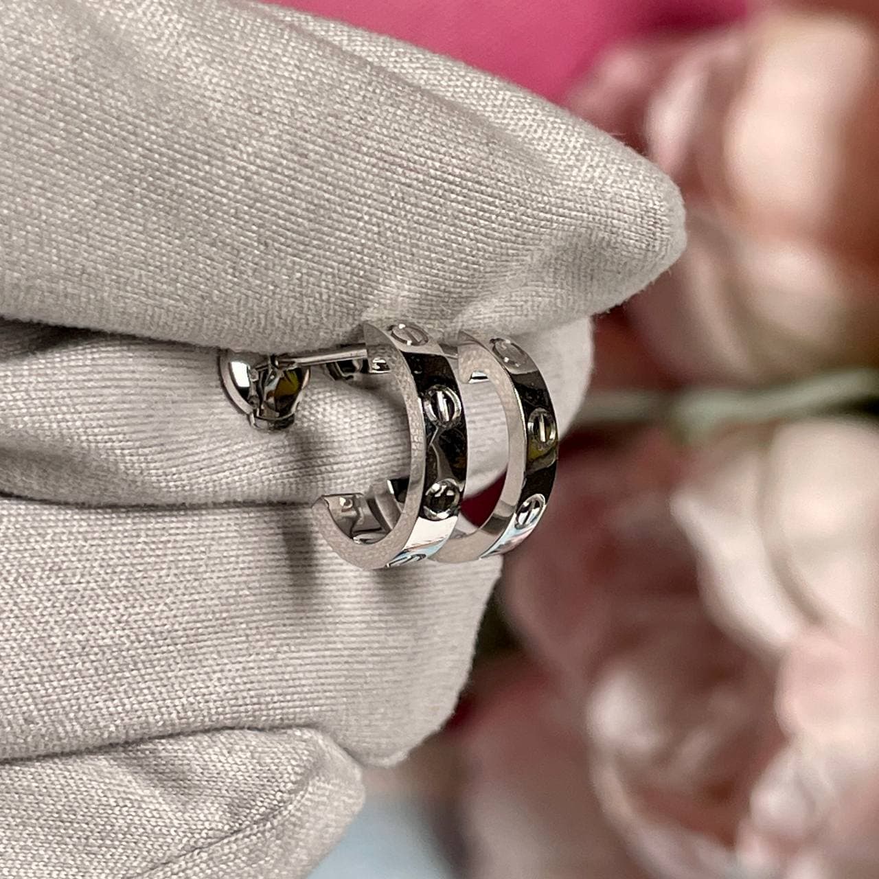 Серьги Cartier Love маленькая модель (белое золото 750)