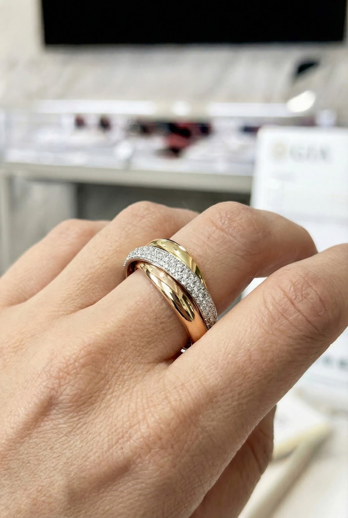 Cartier Золотое кольцо Cartier Trinity с бриллиантами