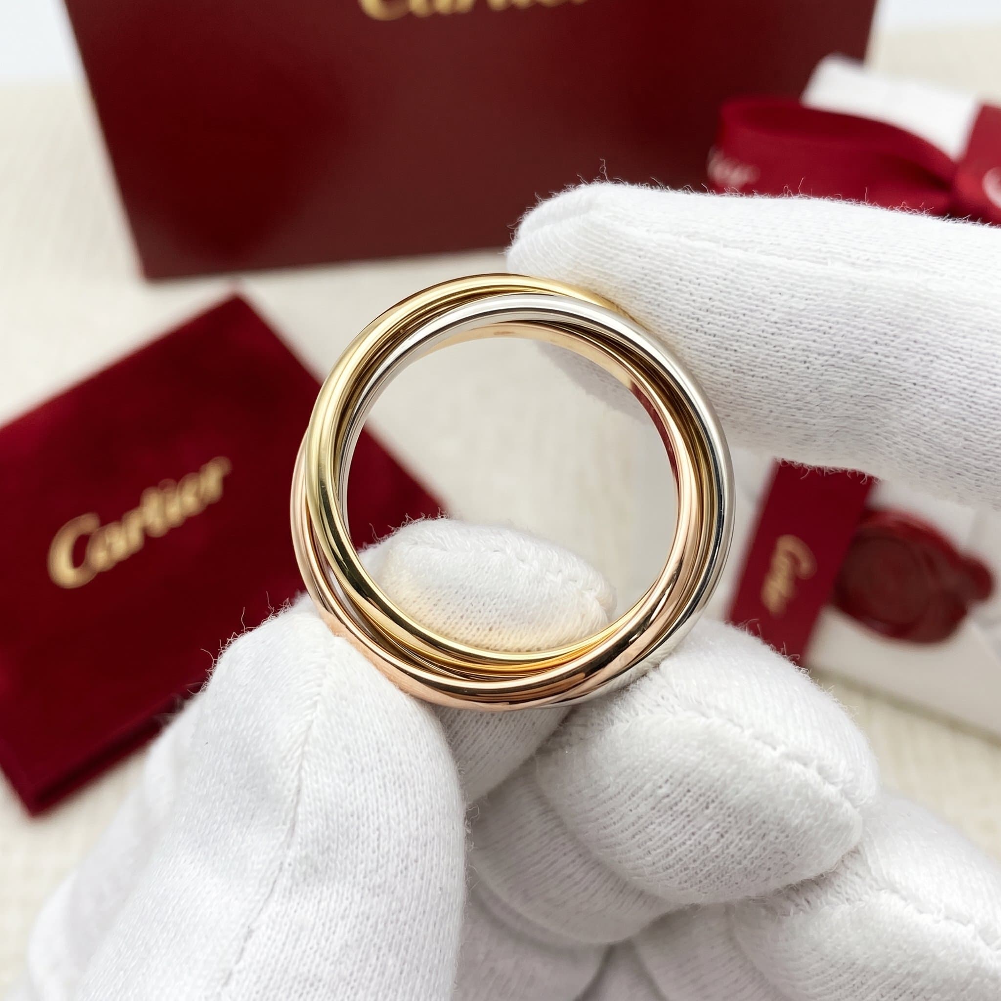 Золотое кольцо Cartier Trinity, крупная модель — фото 2