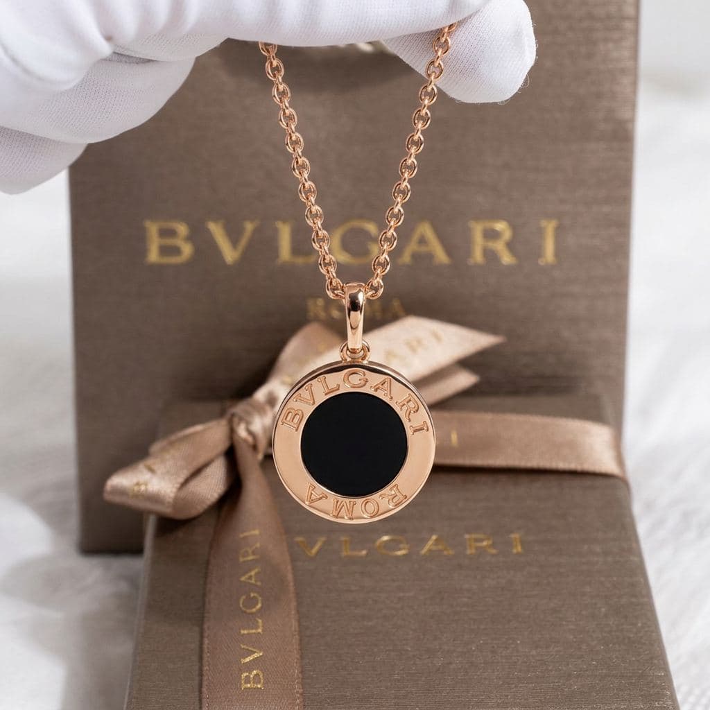 Колье BVLGARI BVLGARI из розового золота с ониксом и бриллиантами