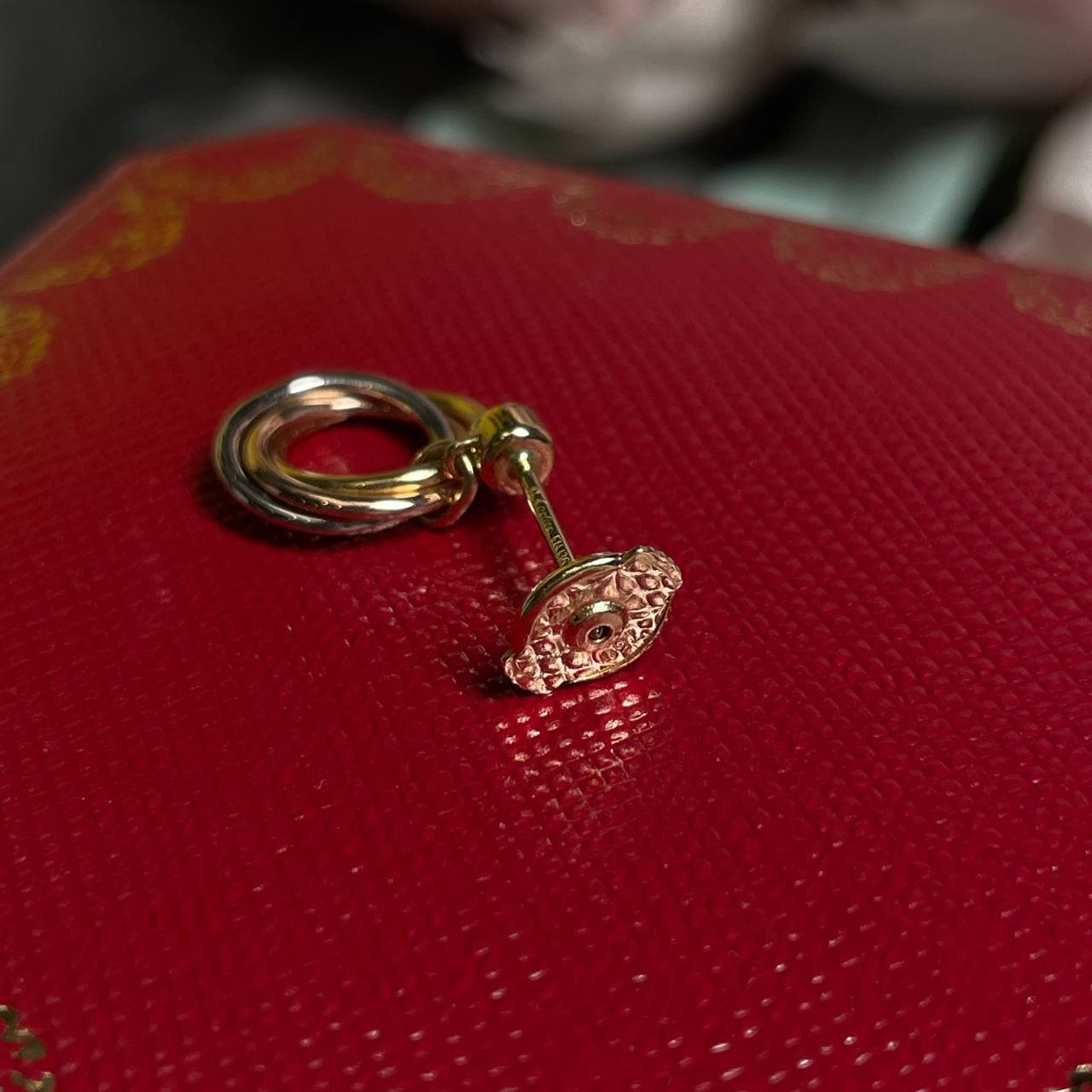 Серьги Cartier Trinity с бриллиантами 0,11 ct — фото 4