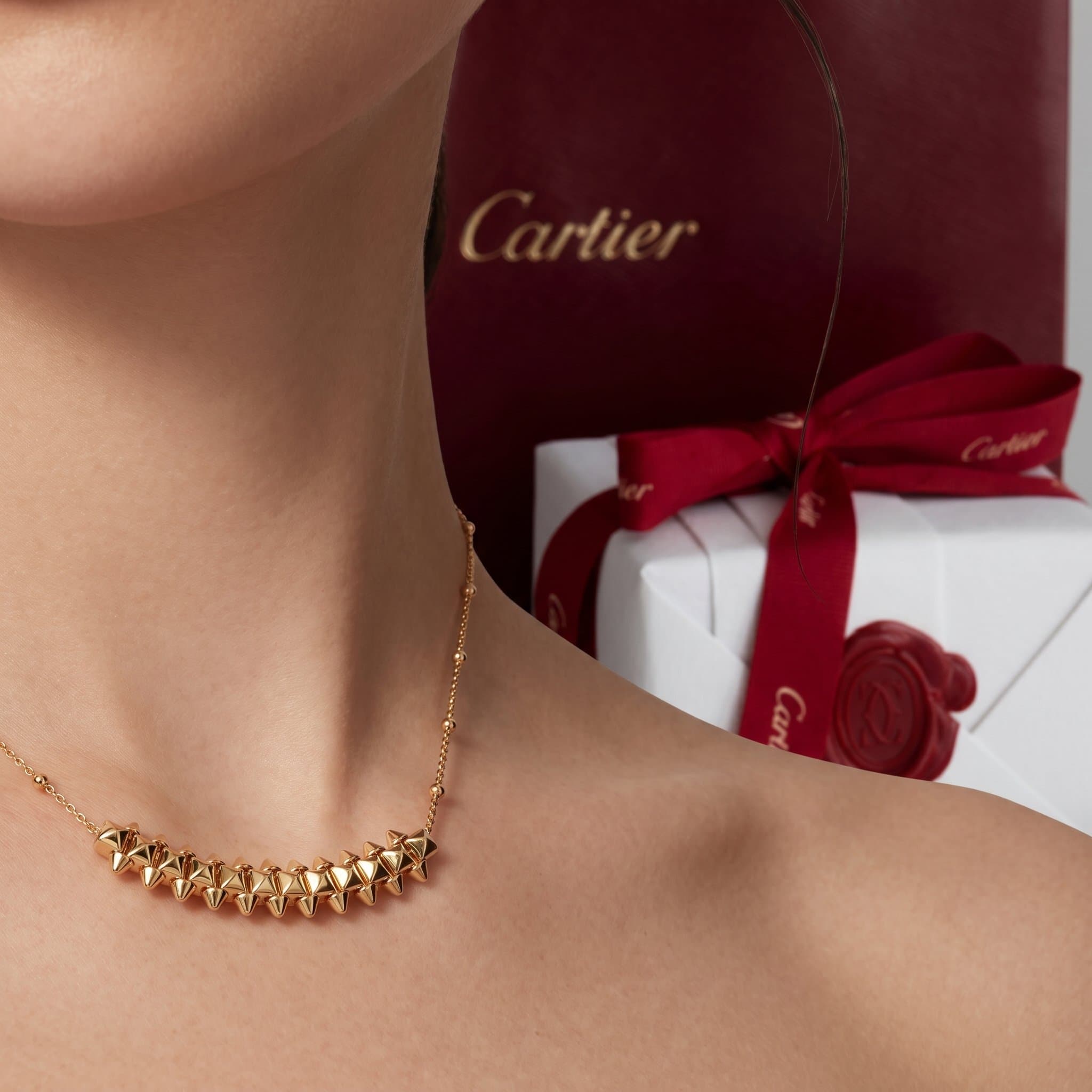 Золотое колье Cartier Clash, средняя модель