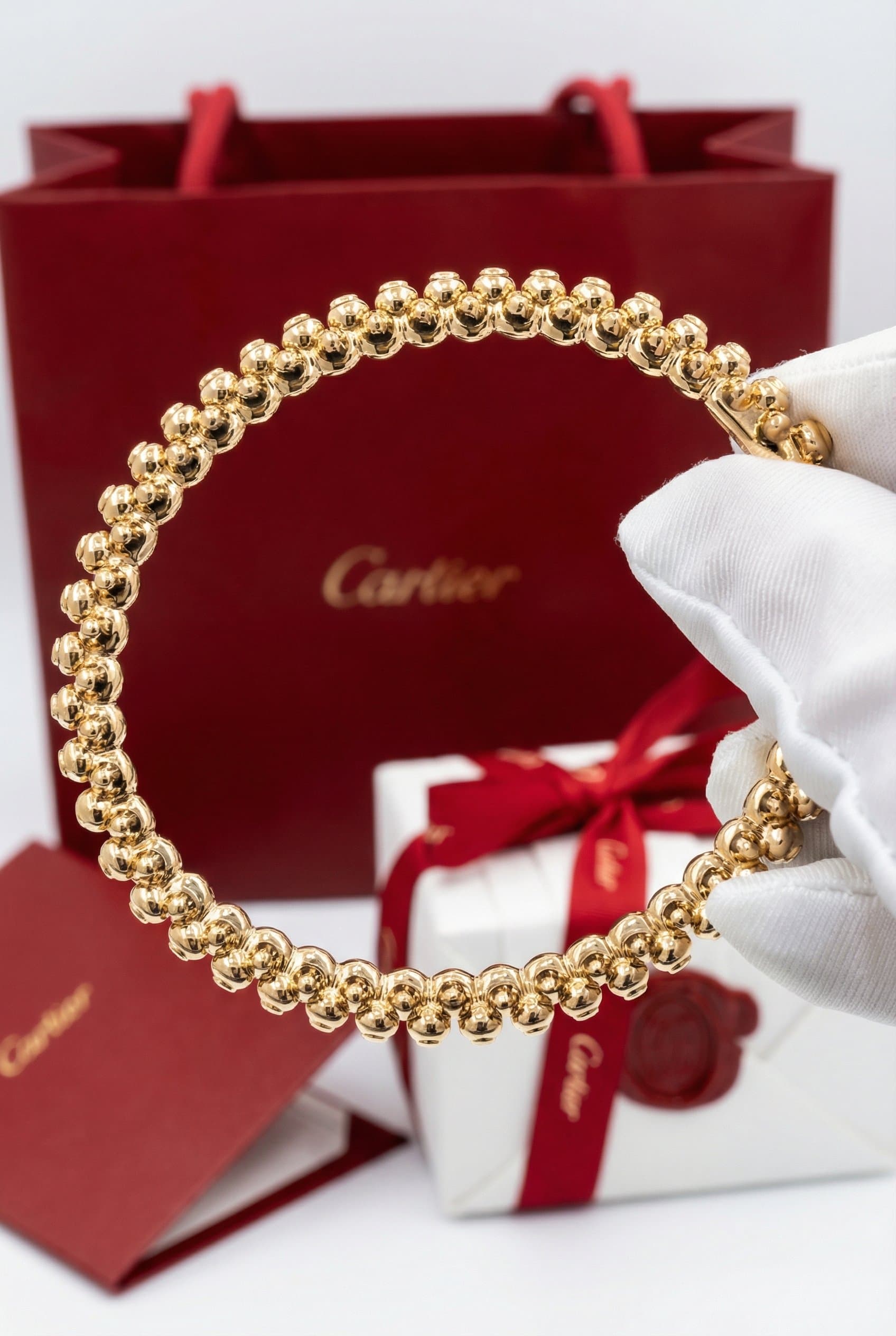 Золотой браслет Cartier Clash de Cartier с бриллиантами — фото 2