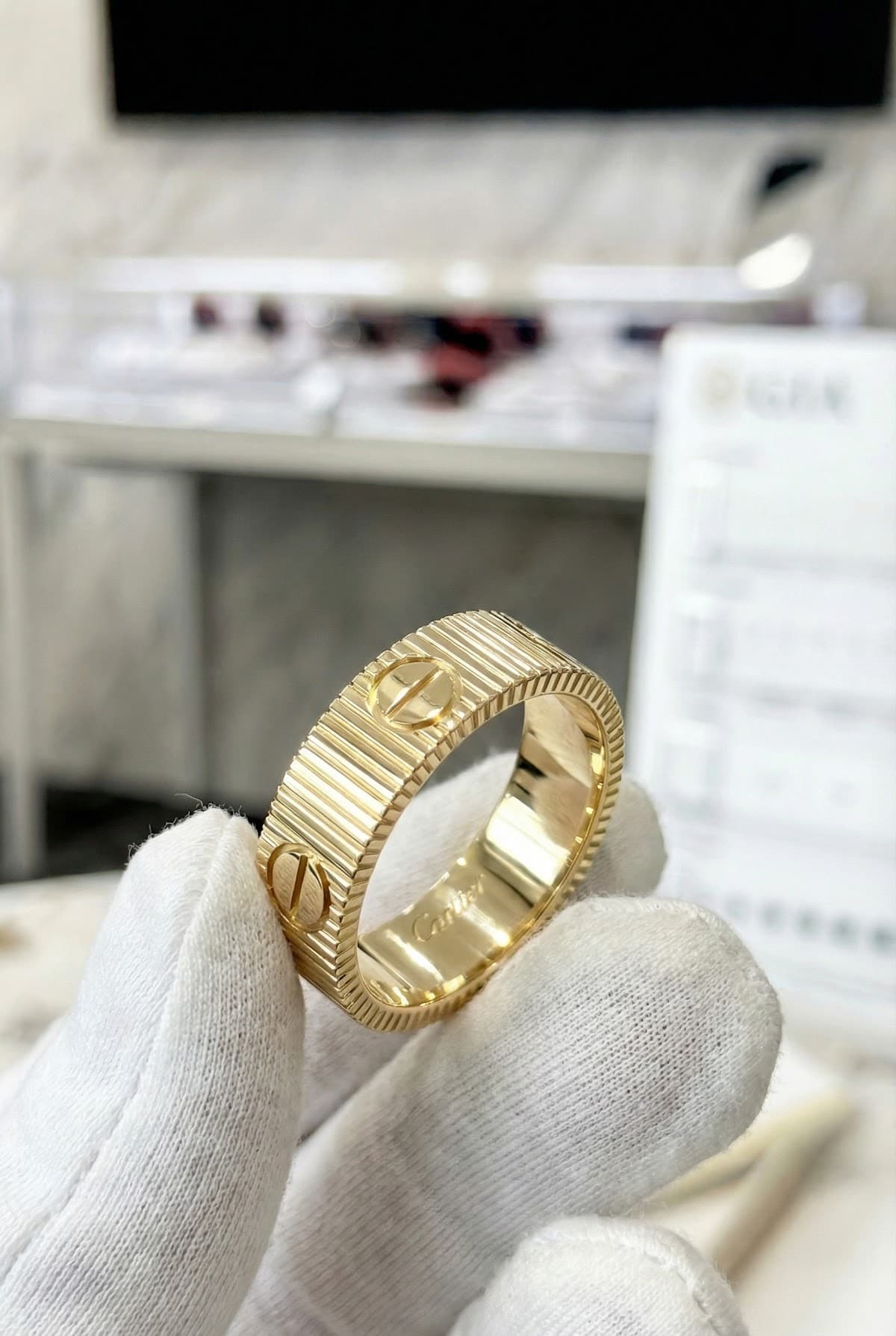 Золотое кольцо Cartier LOVE Unlimited — фото 3