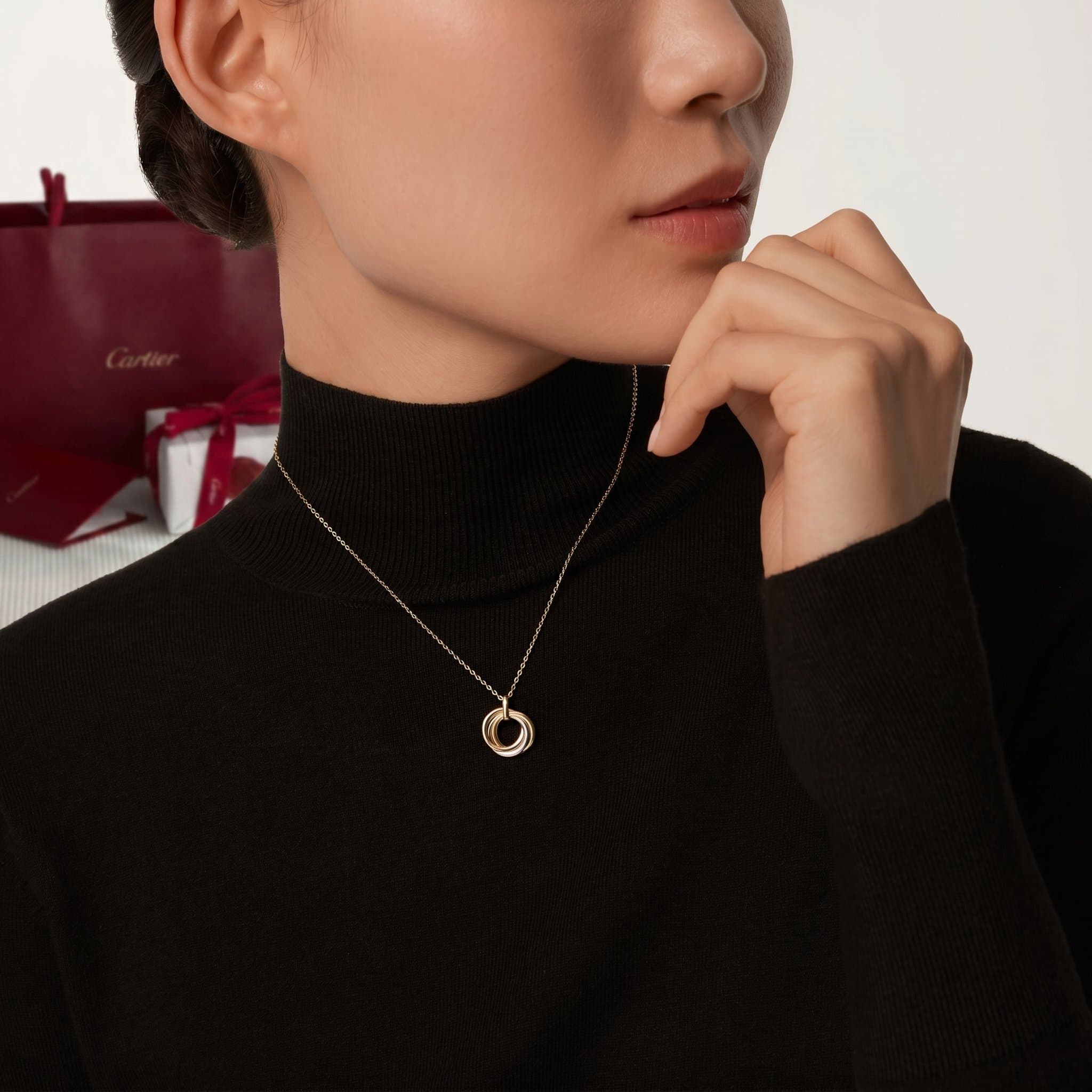 Золотая подвеска Cartier Trinity, малая модель — фото 2