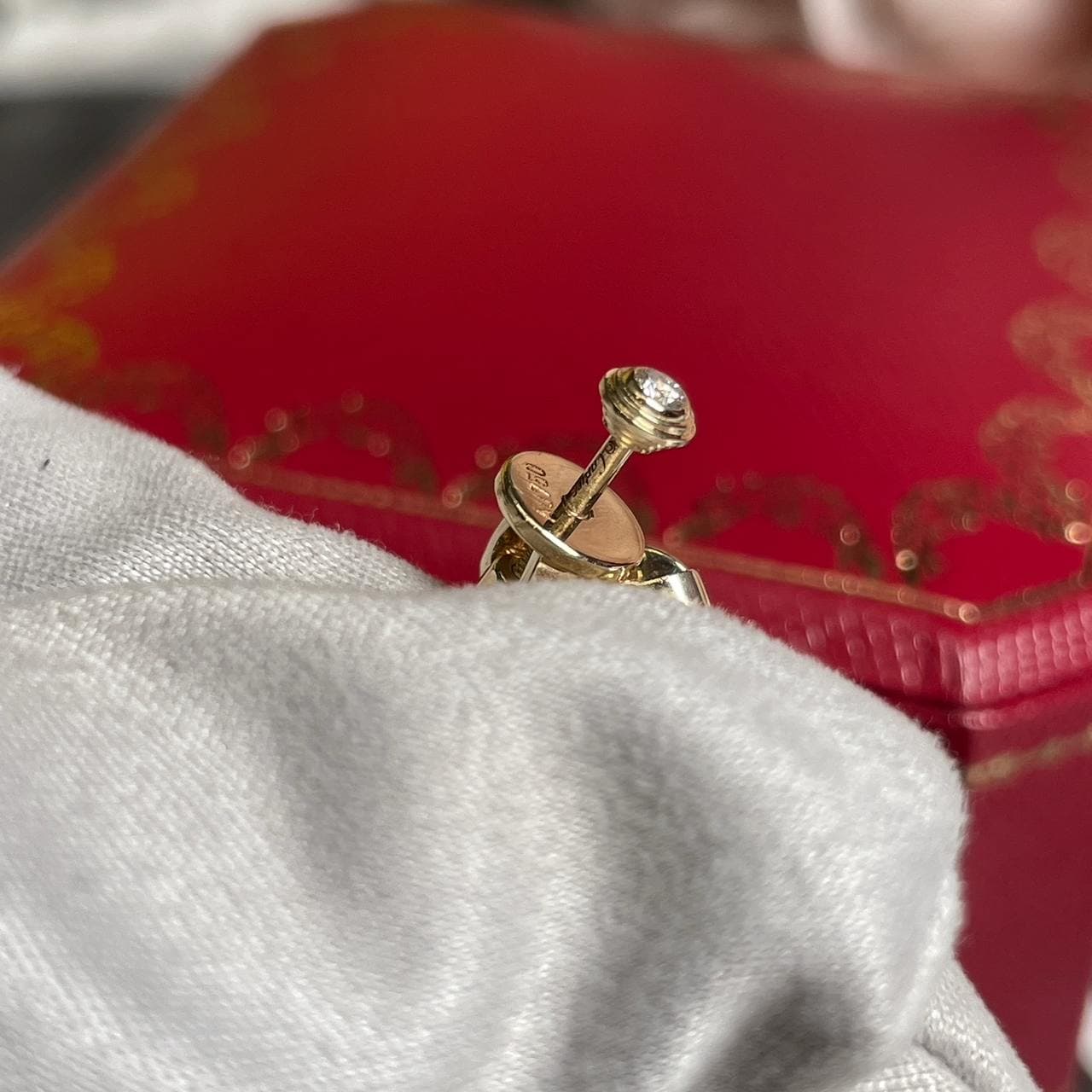 Серьги Cartier D'amour пусеты маленькая модель с бриллиантами 0,08ct (желтое золото 585)