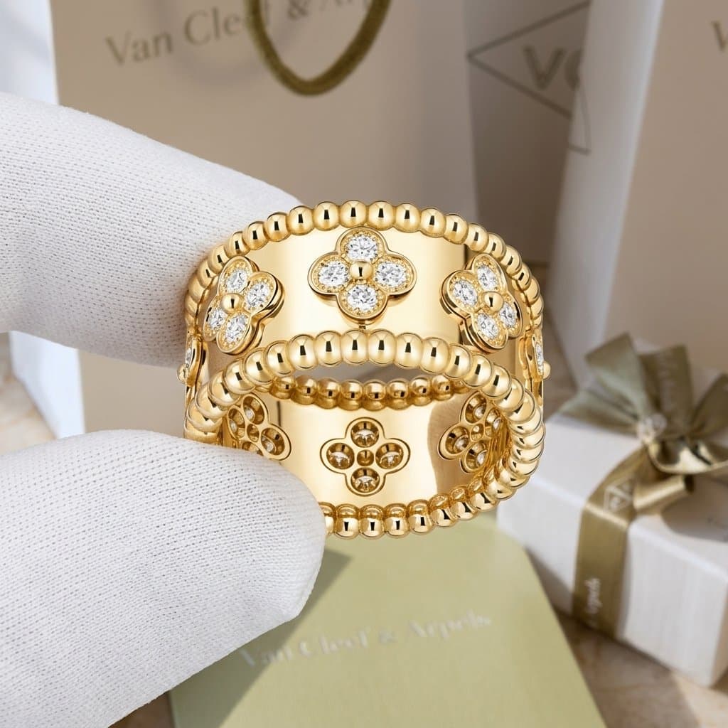 Кольцо Van Cleef & Arpels Perlée clovers, малая модель — фото 2