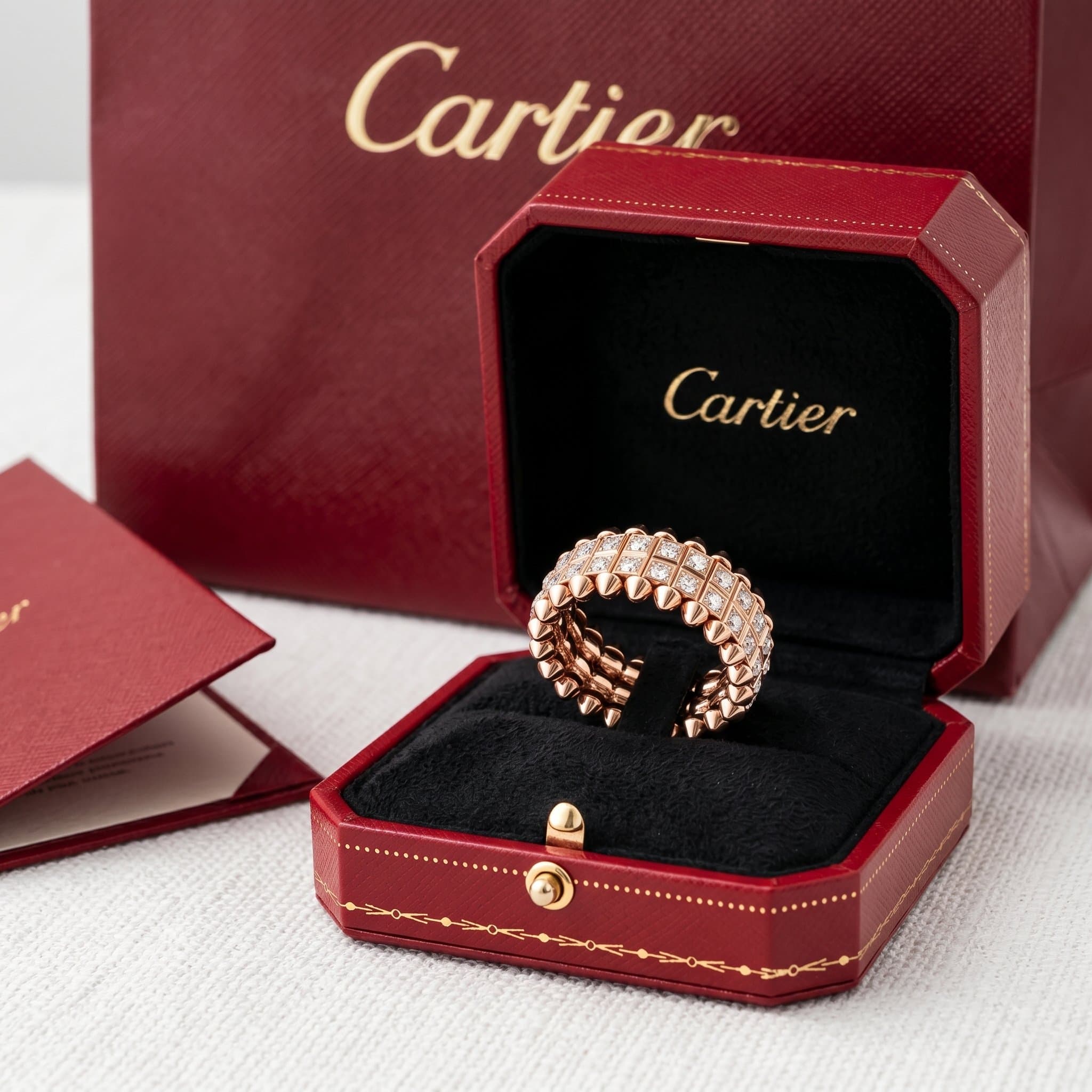 Золотое кольцо Cartier Clash с бриллиантами, два ряда, паве — фото 3