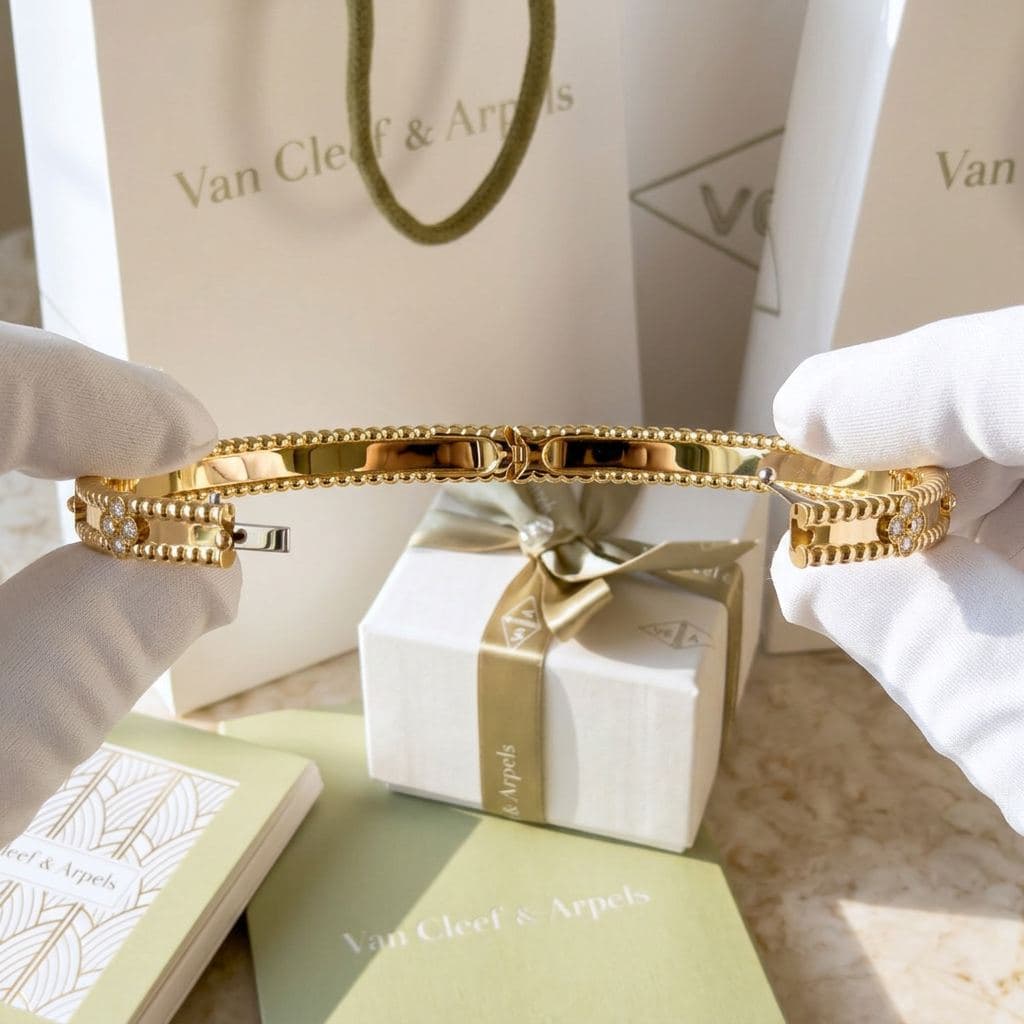 Браслет Van Cleef & Arpels Perlée sweet clovers, extra large model — фото 3