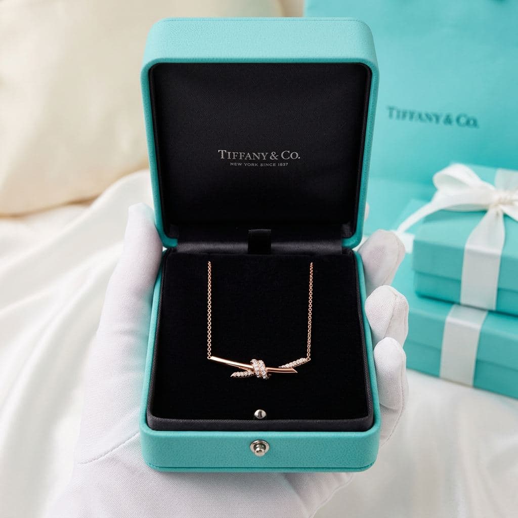 Кулон Tiffany Knot из розового золота и платины с бриллиантами — фото 5