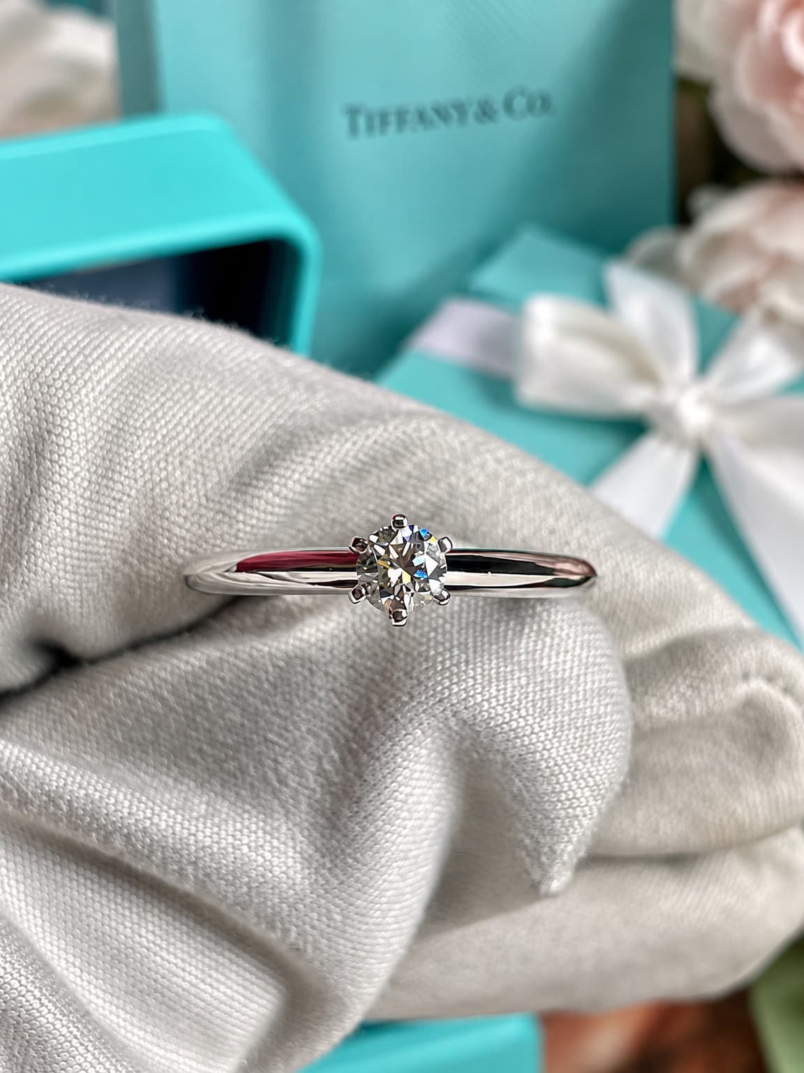 Кольцо Tiffany с 1 камнем 0,20ct, Белое золото