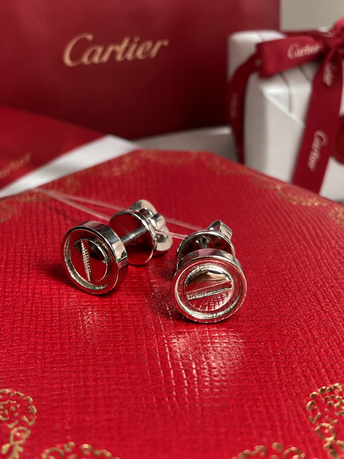 Cartier Серьги Cartier Love винты
