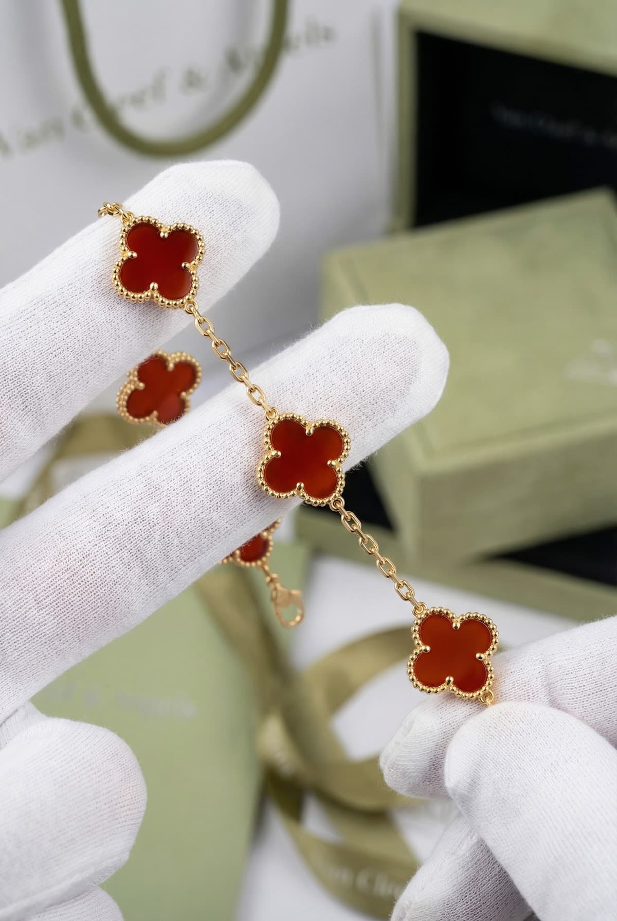 Van Cleef & Arpels Золотой браслет Van Cleef Vintage Alhambra