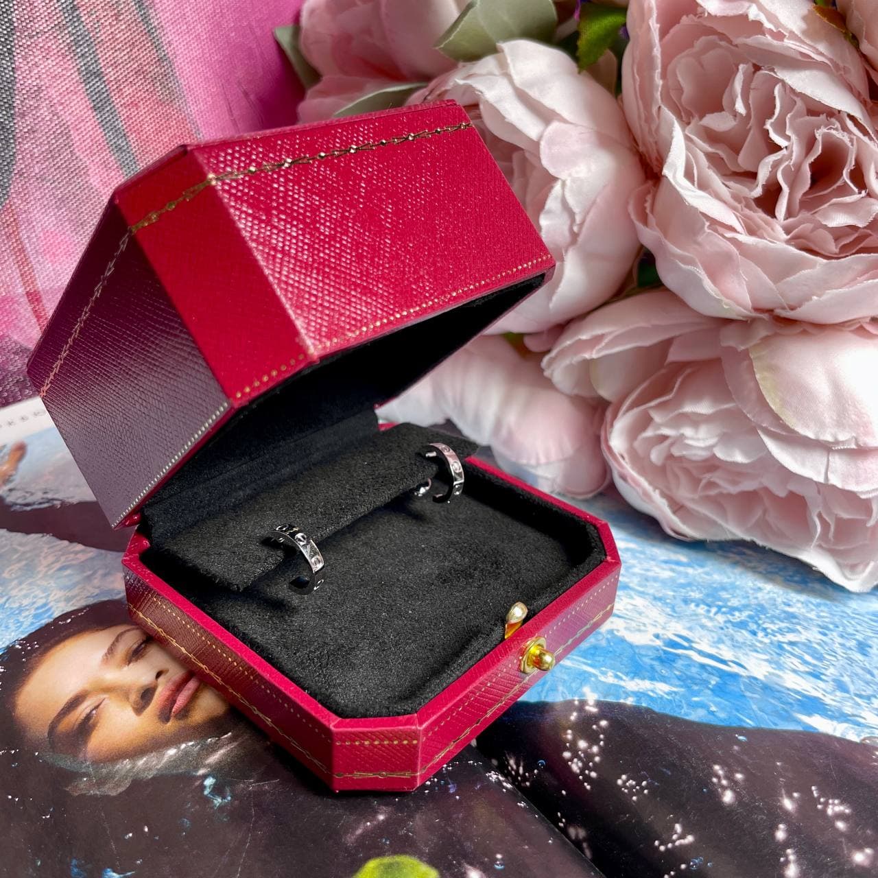 Серьги Cartier Love маленькая модель (белое золото 750)