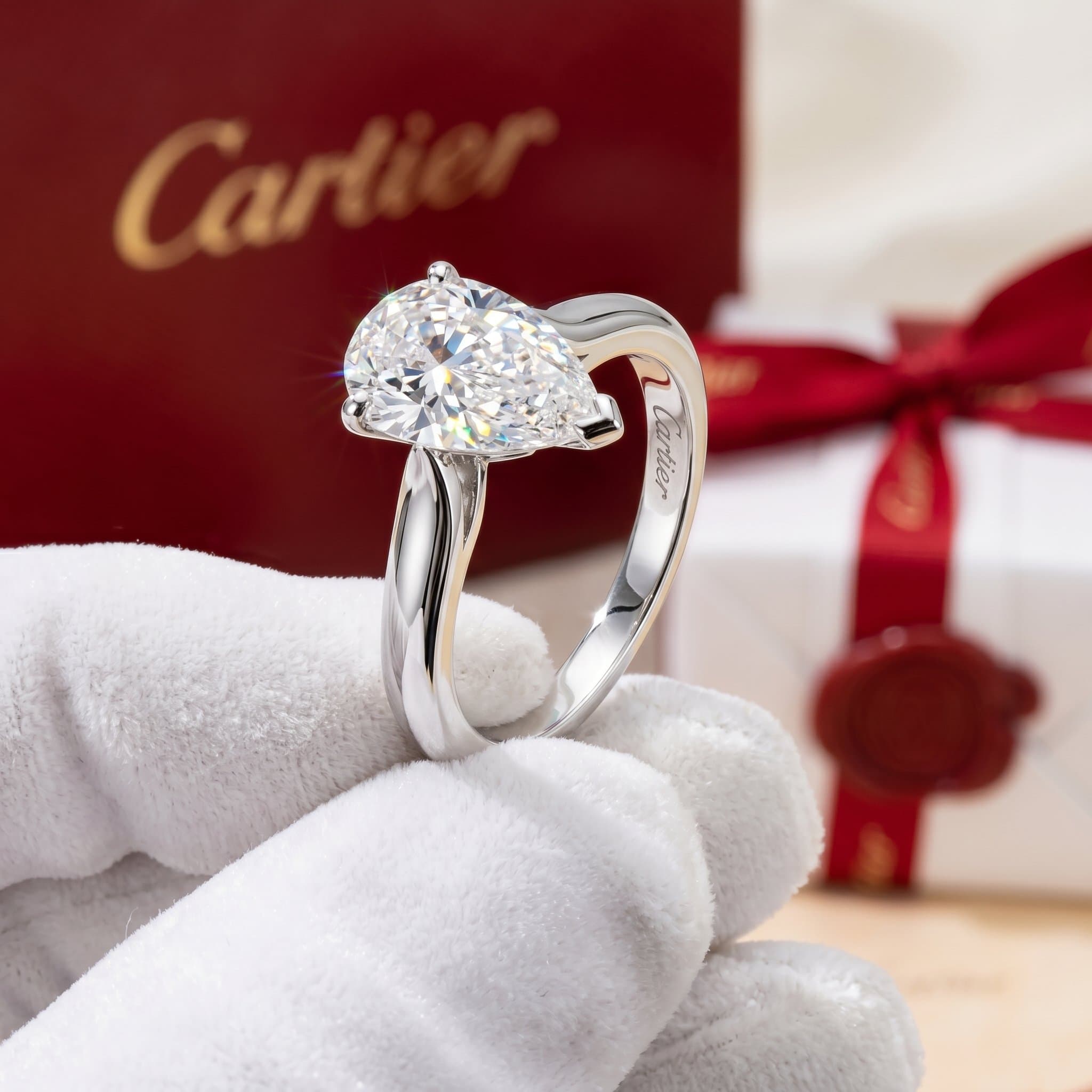Золотое кольцо-солитер Cartier 1895