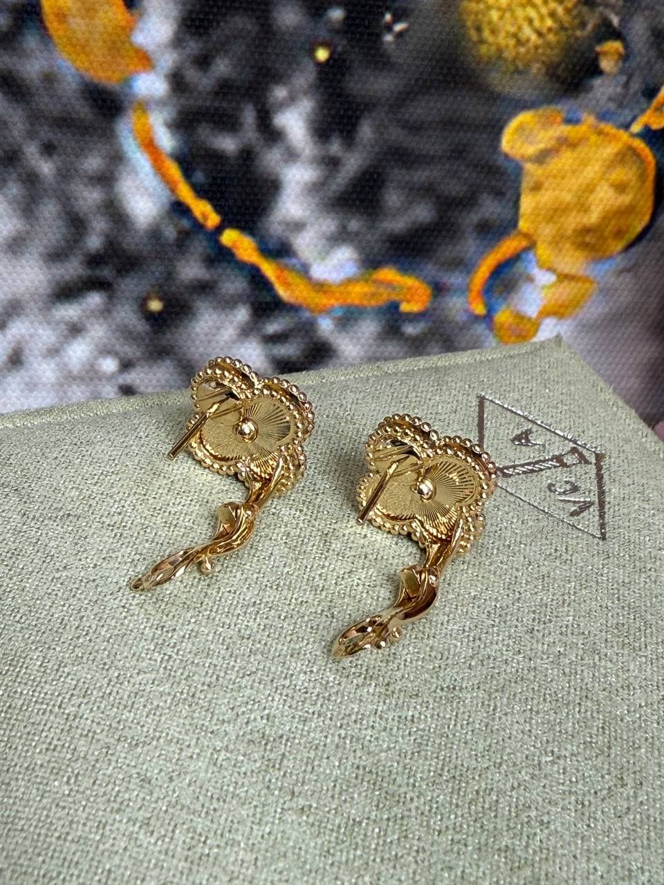 Серьги Van Cleef Vintage Alhambra( желтое золото 750 пробы)